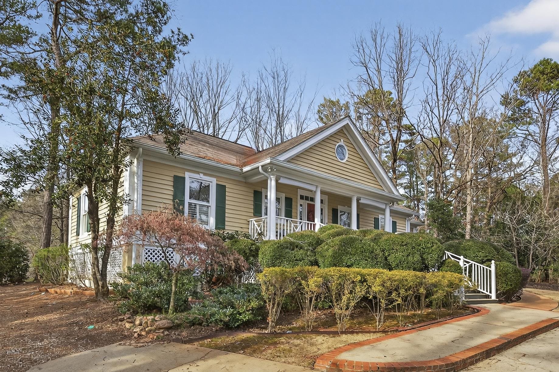 1091 MAPLE RIDGE WAY