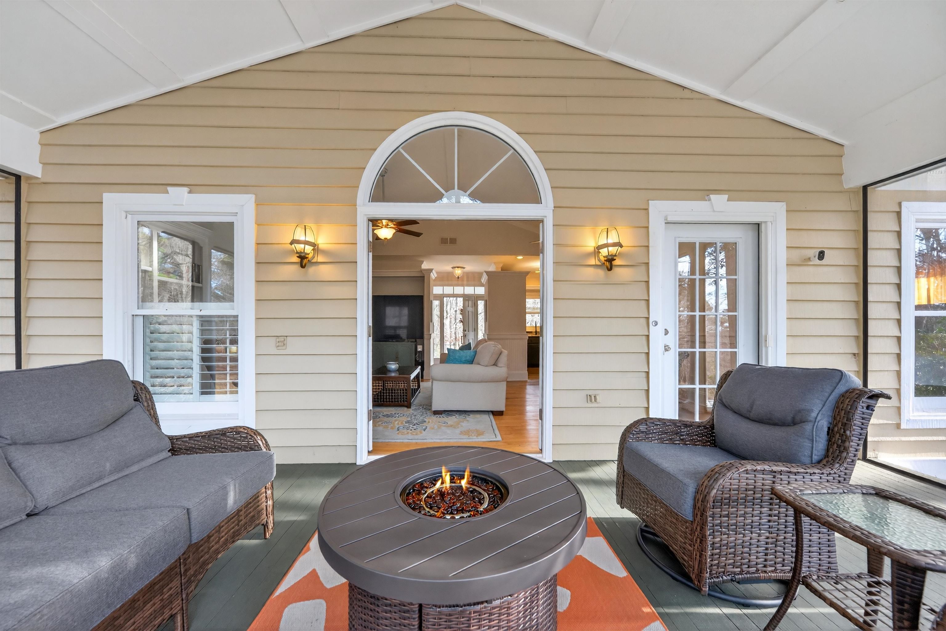 1091 MAPLE RIDGE WAY