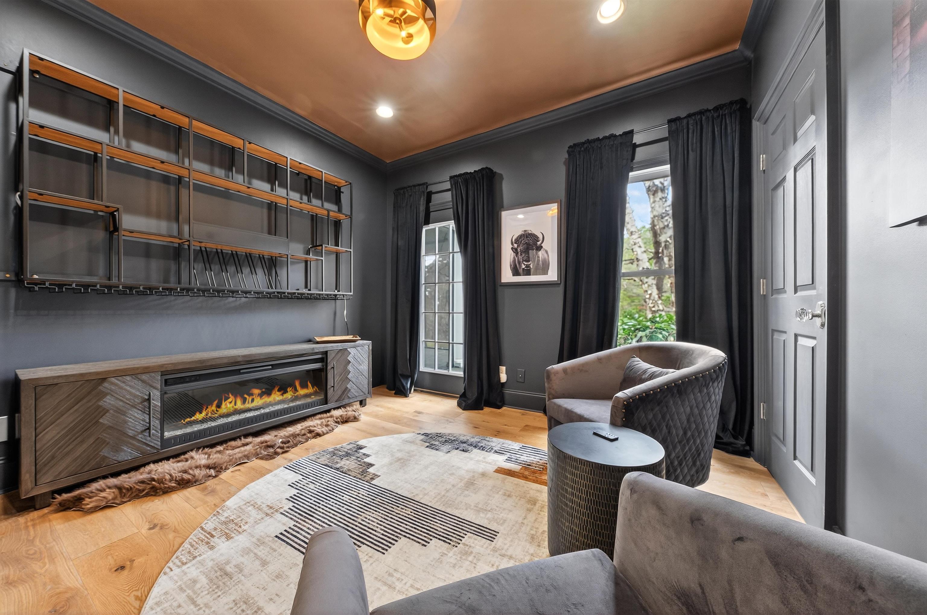 1091 MAPLE RIDGE WAY