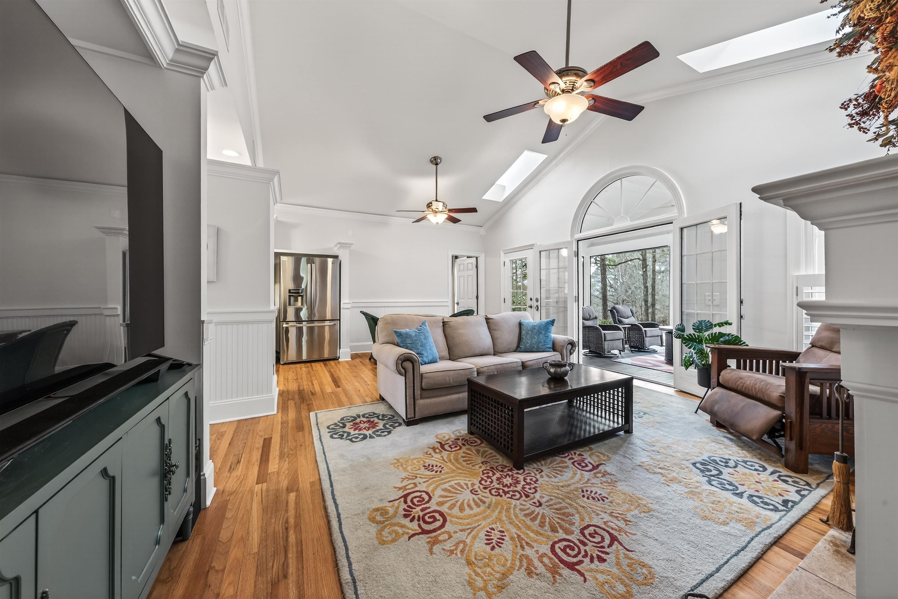 1091 MAPLE RIDGE WAY