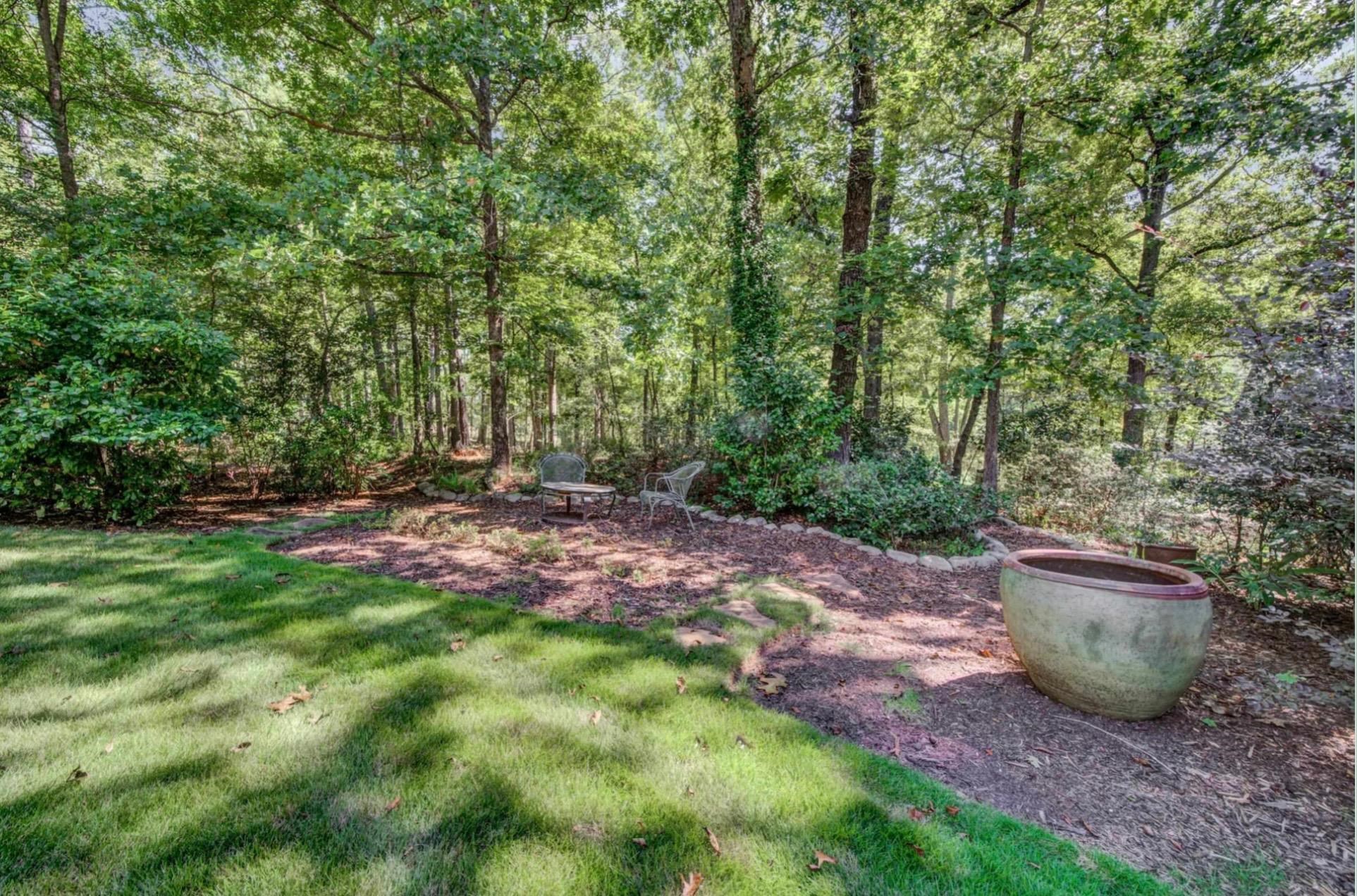 1091 MAPLE RIDGE WAY