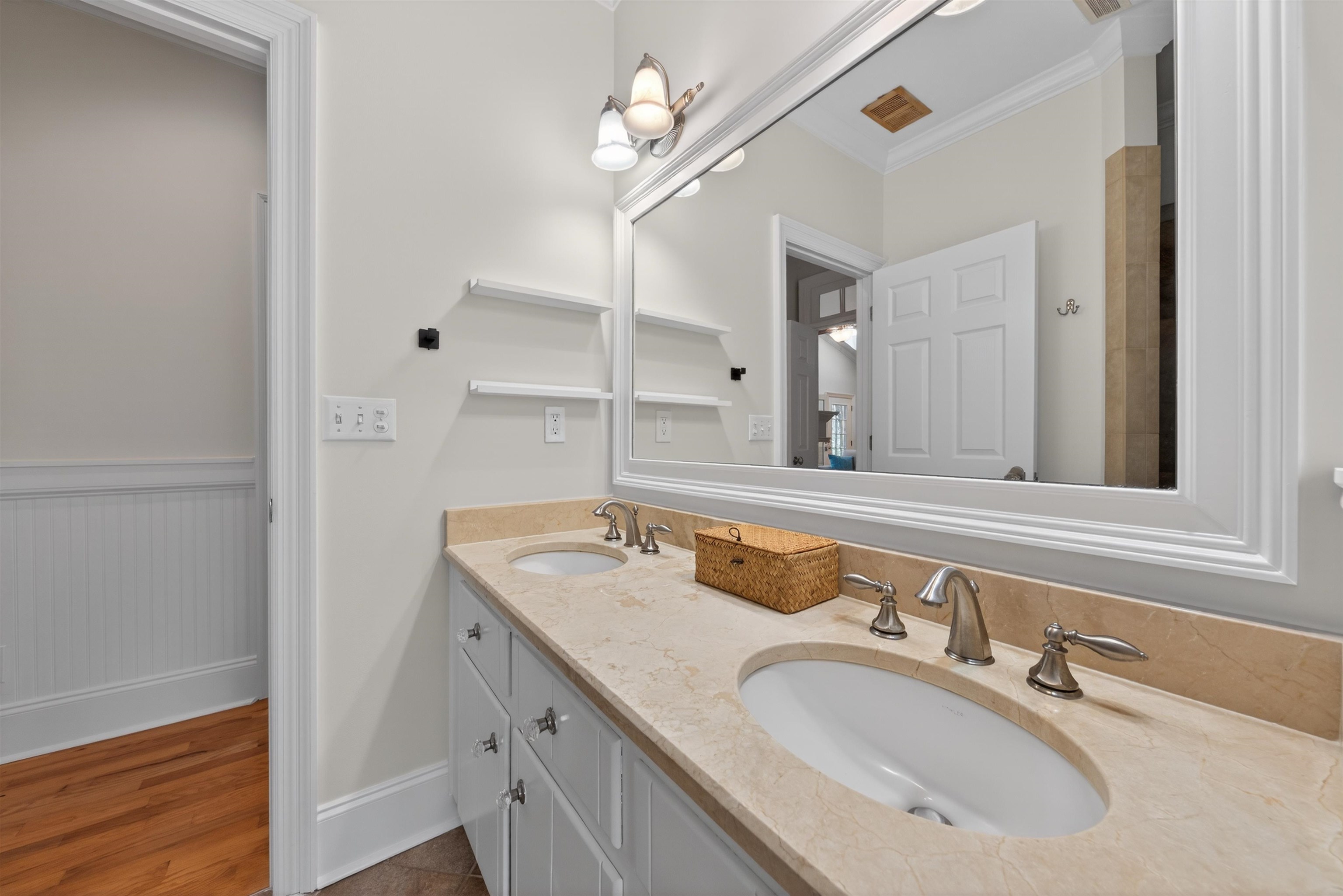 1091 MAPLE RIDGE WAY