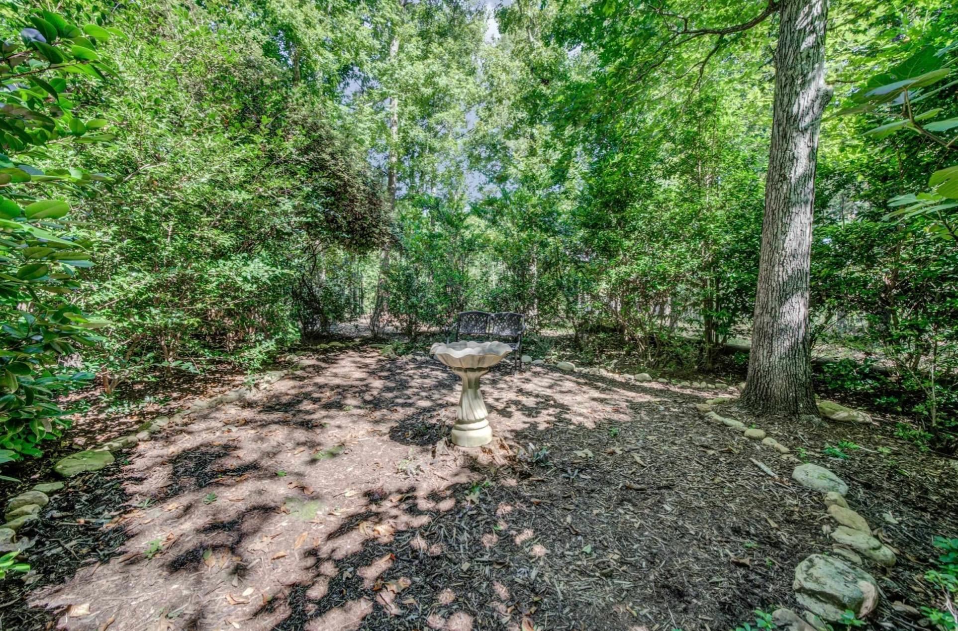 1091 MAPLE RIDGE WAY