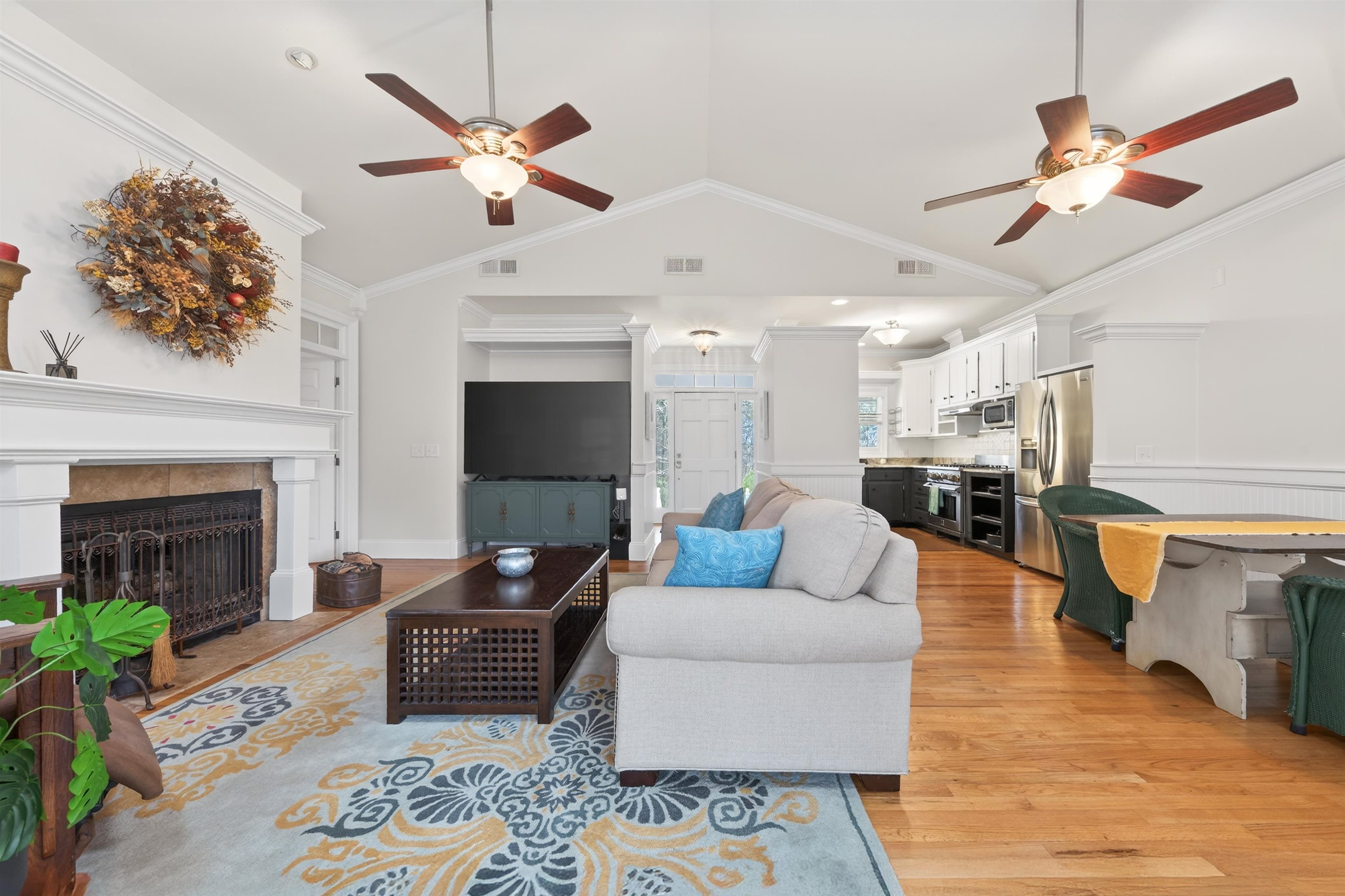 1091 MAPLE RIDGE WAY