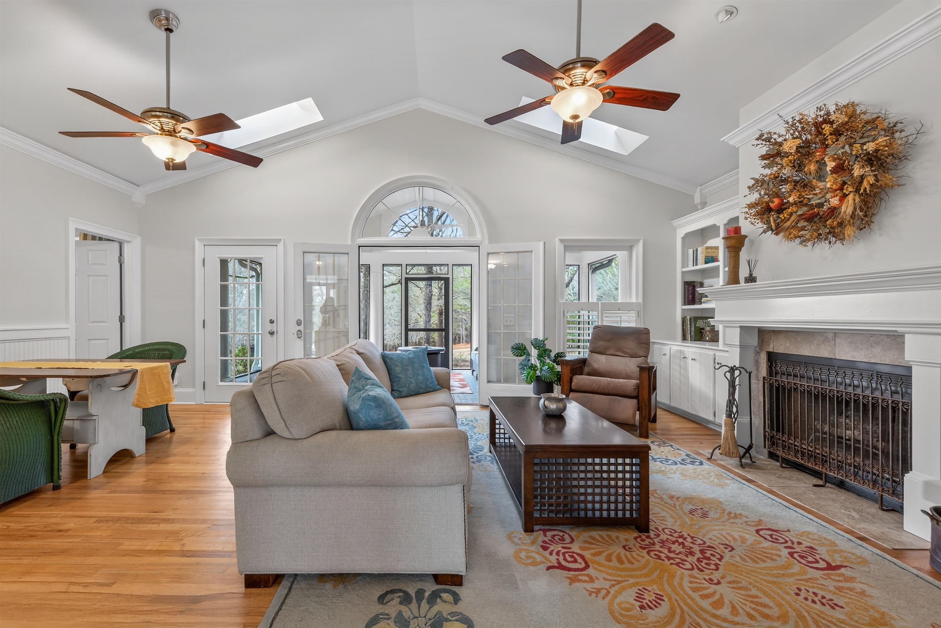 1091 MAPLE RIDGE WAY