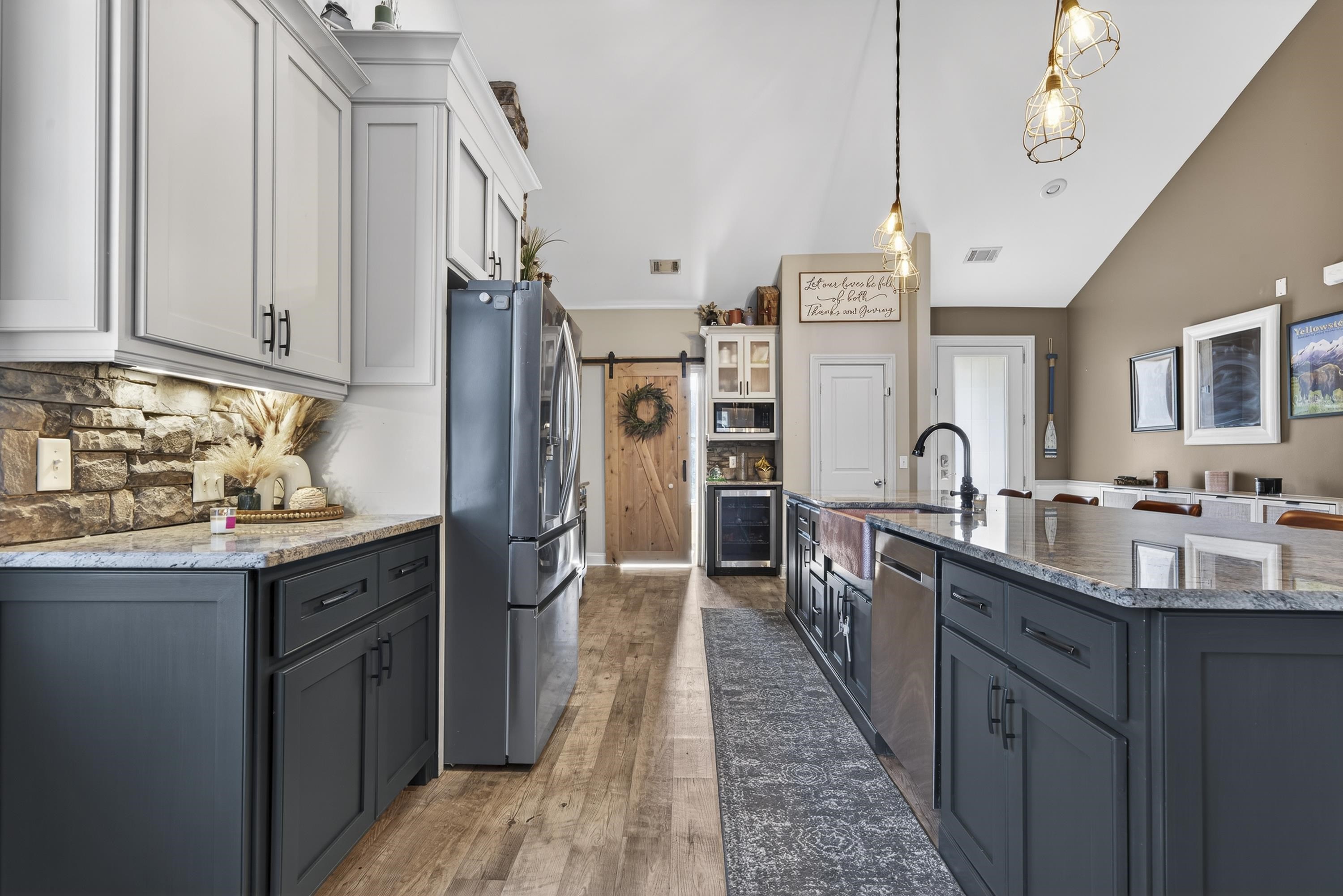 1030 MIRA VISTA COVE