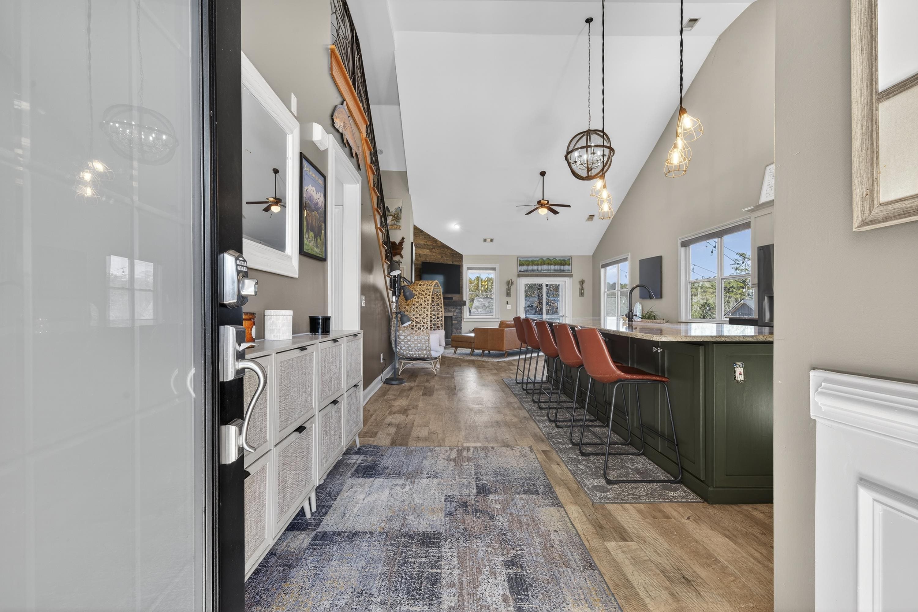 1030 MIRA VISTA COVE