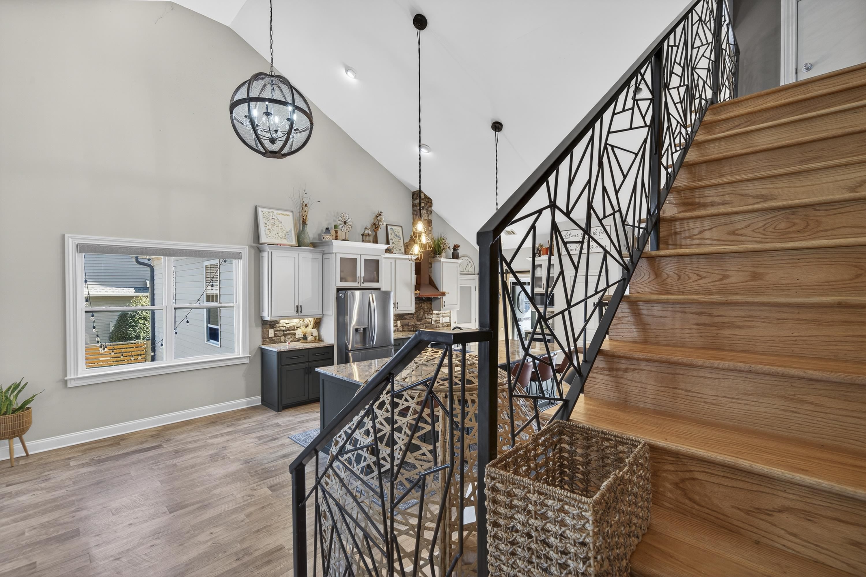 1030 MIRA VISTA COVE