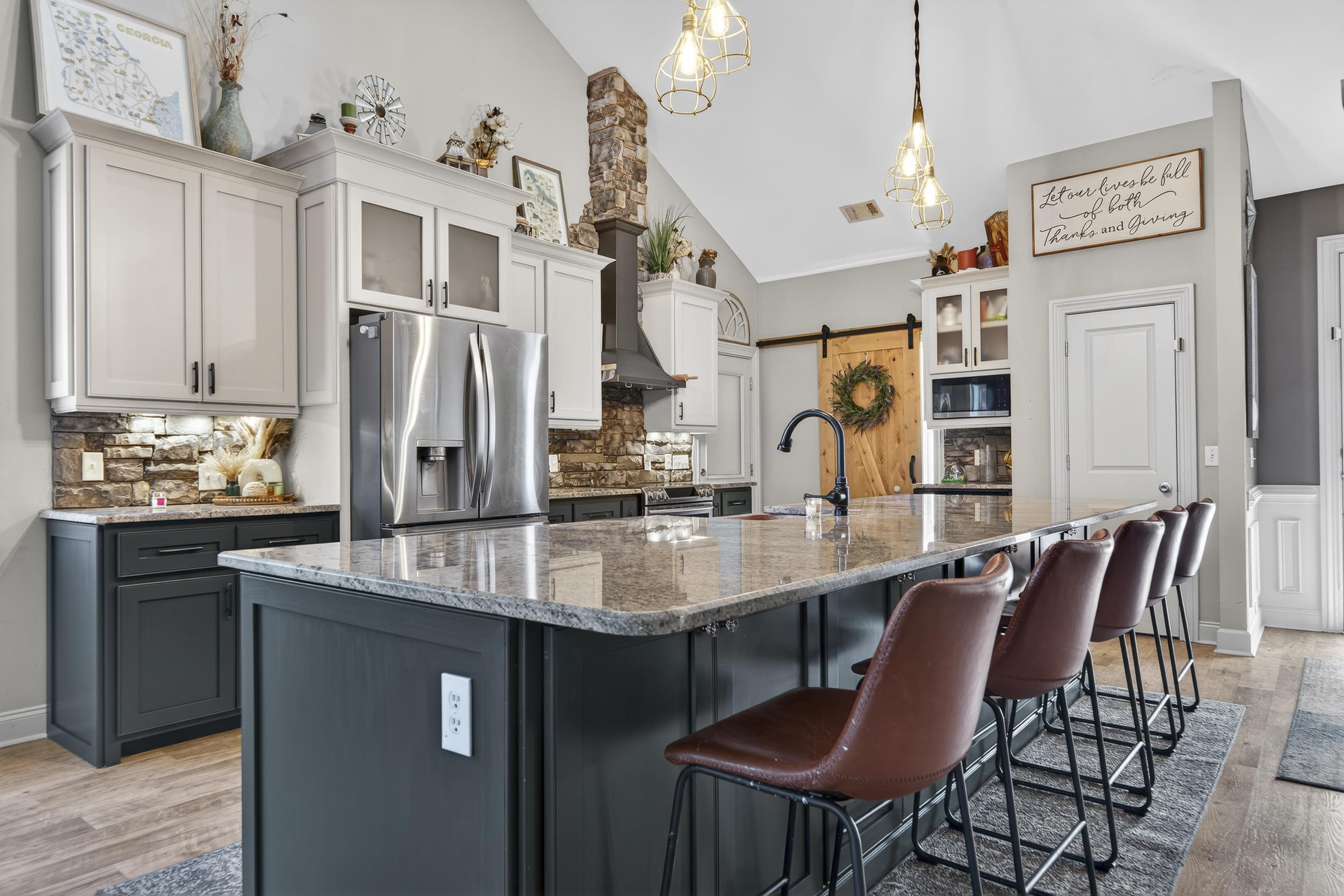 1030 MIRA VISTA COVE