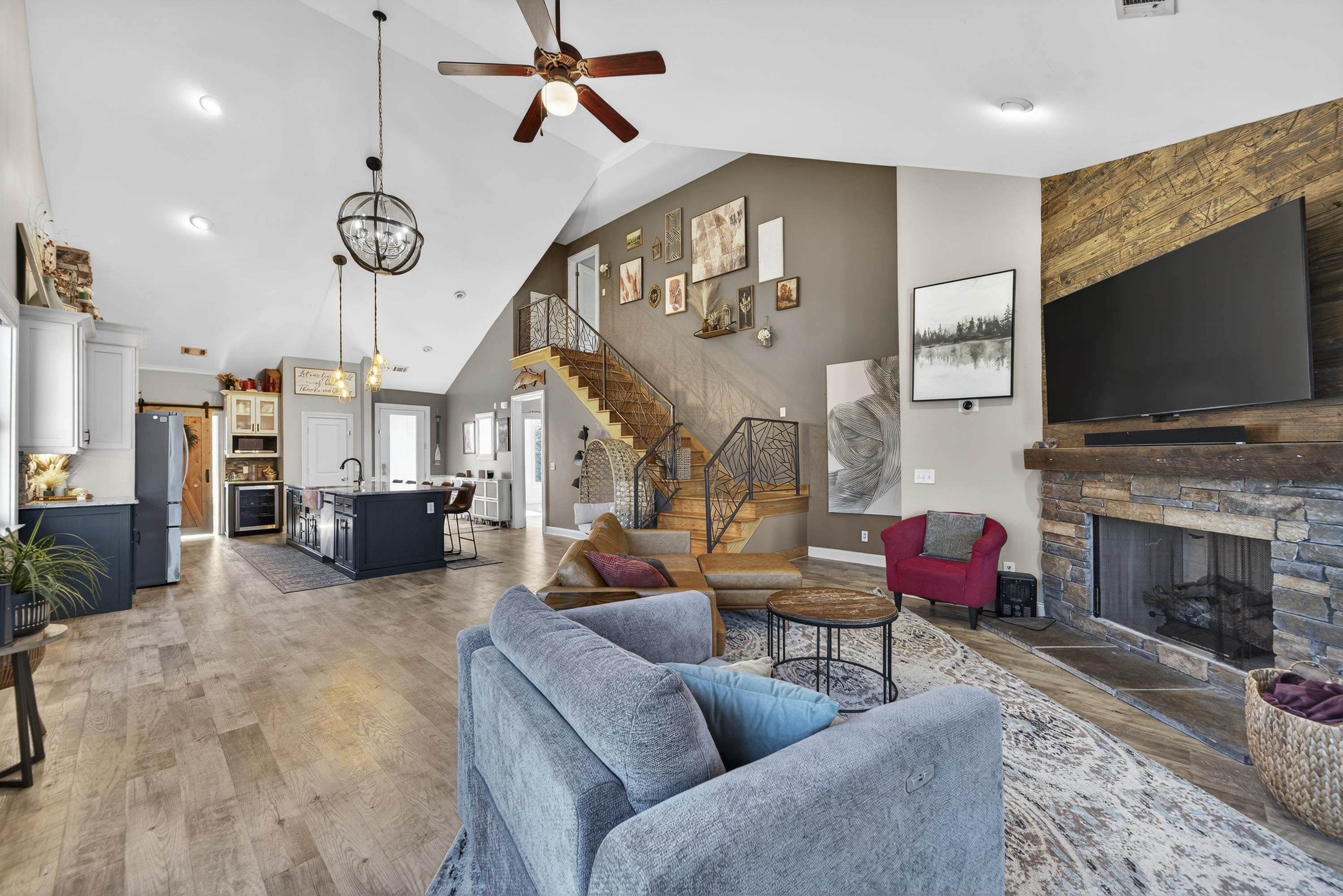 1030 MIRA VISTA COVE