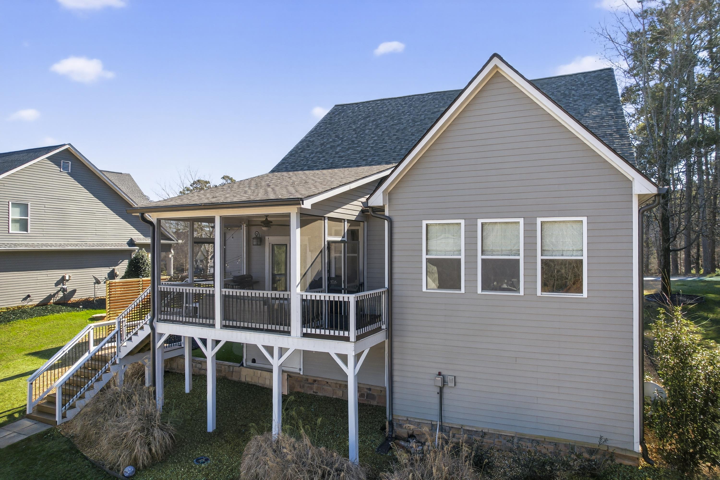 1030 MIRA VISTA COVE