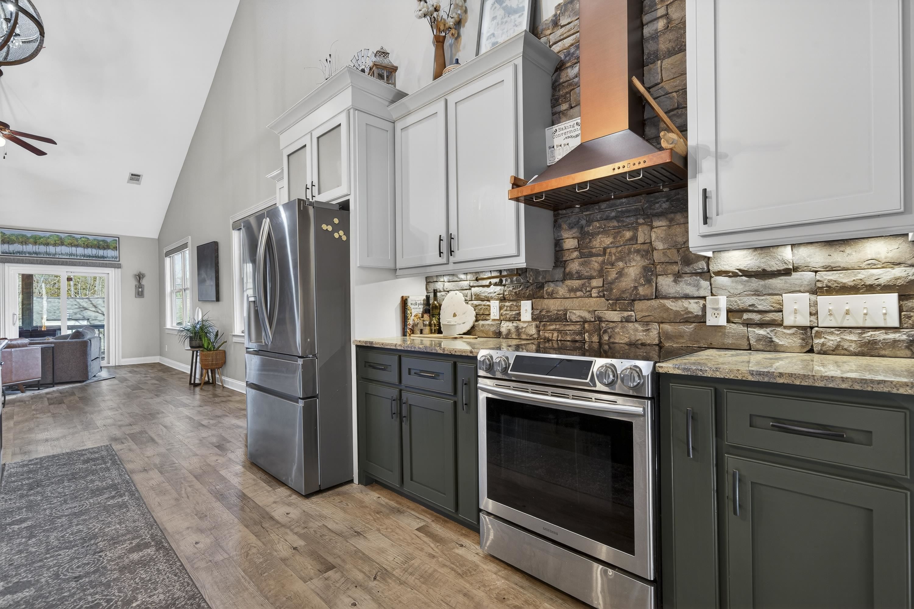 1030 MIRA VISTA COVE