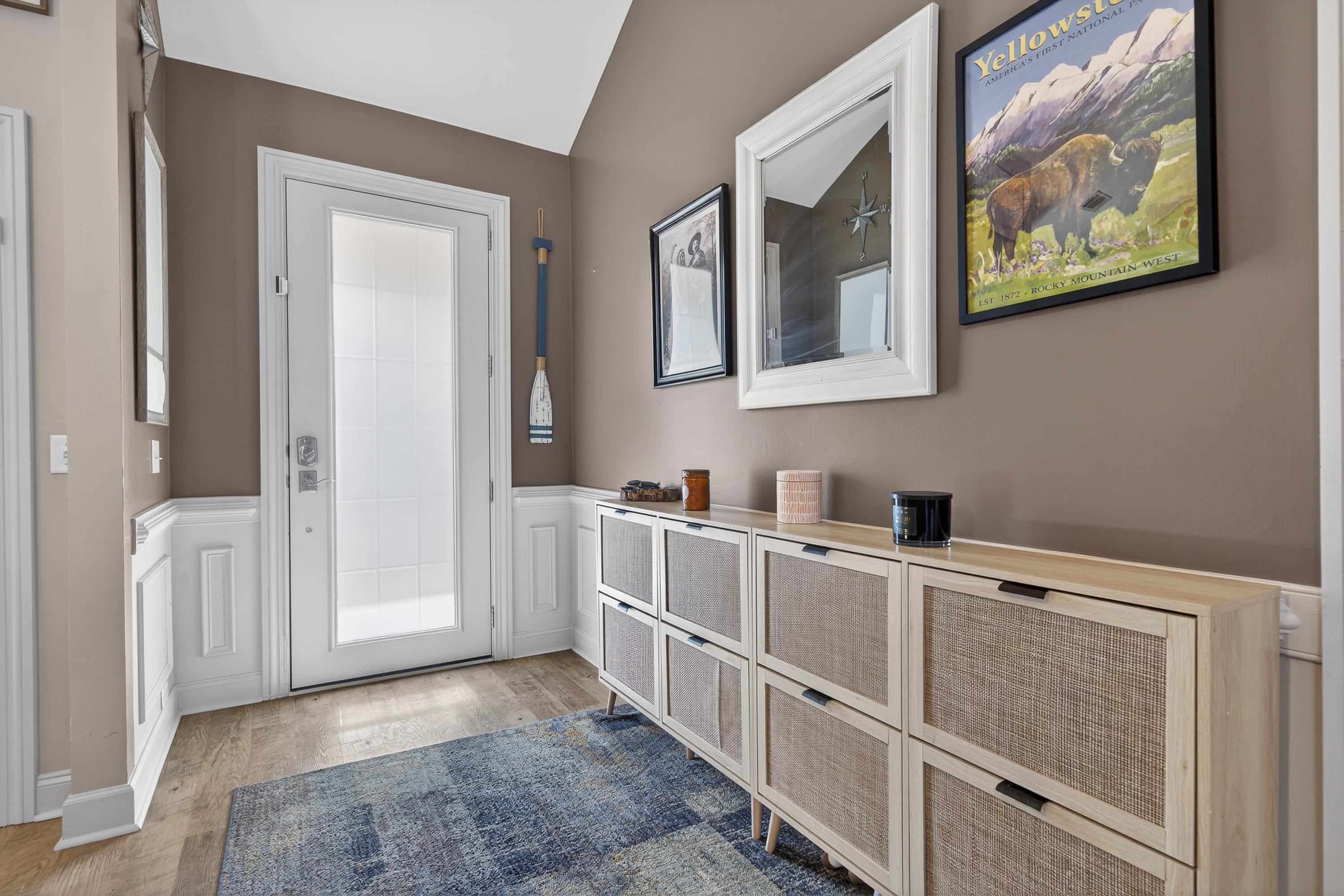 1030 MIRA VISTA COVE