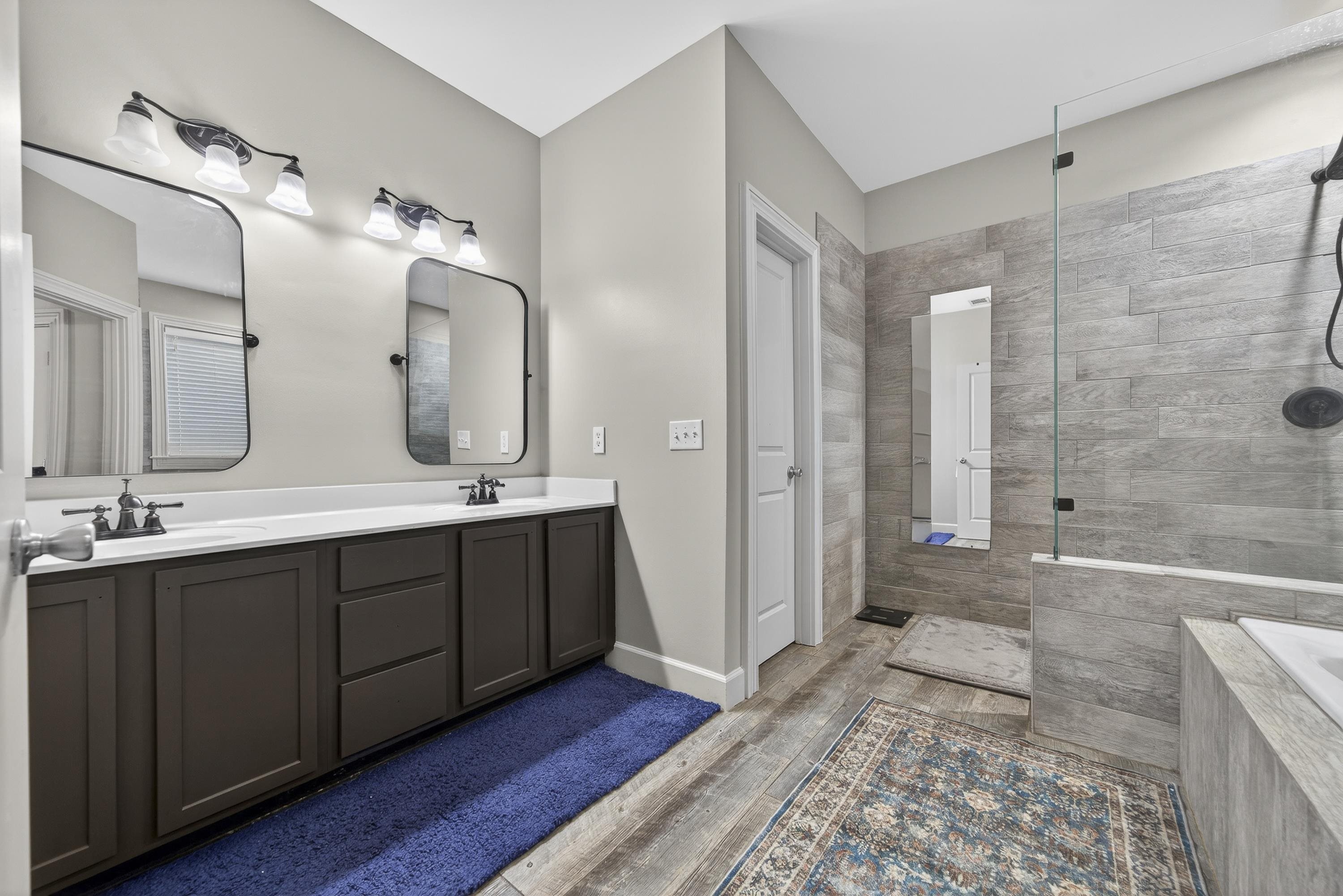 1030 MIRA VISTA COVE