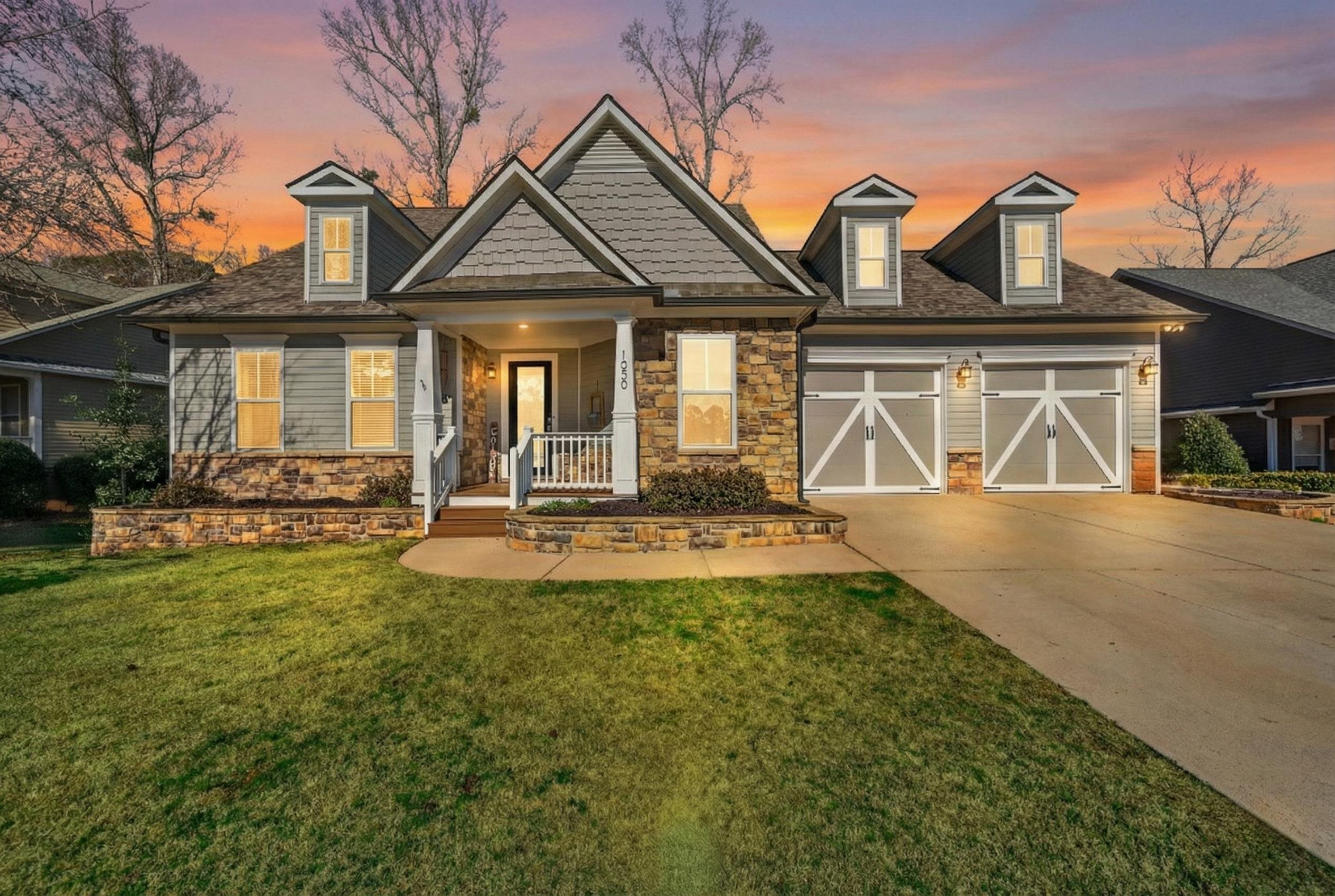 1030 MIRA VISTA COVE