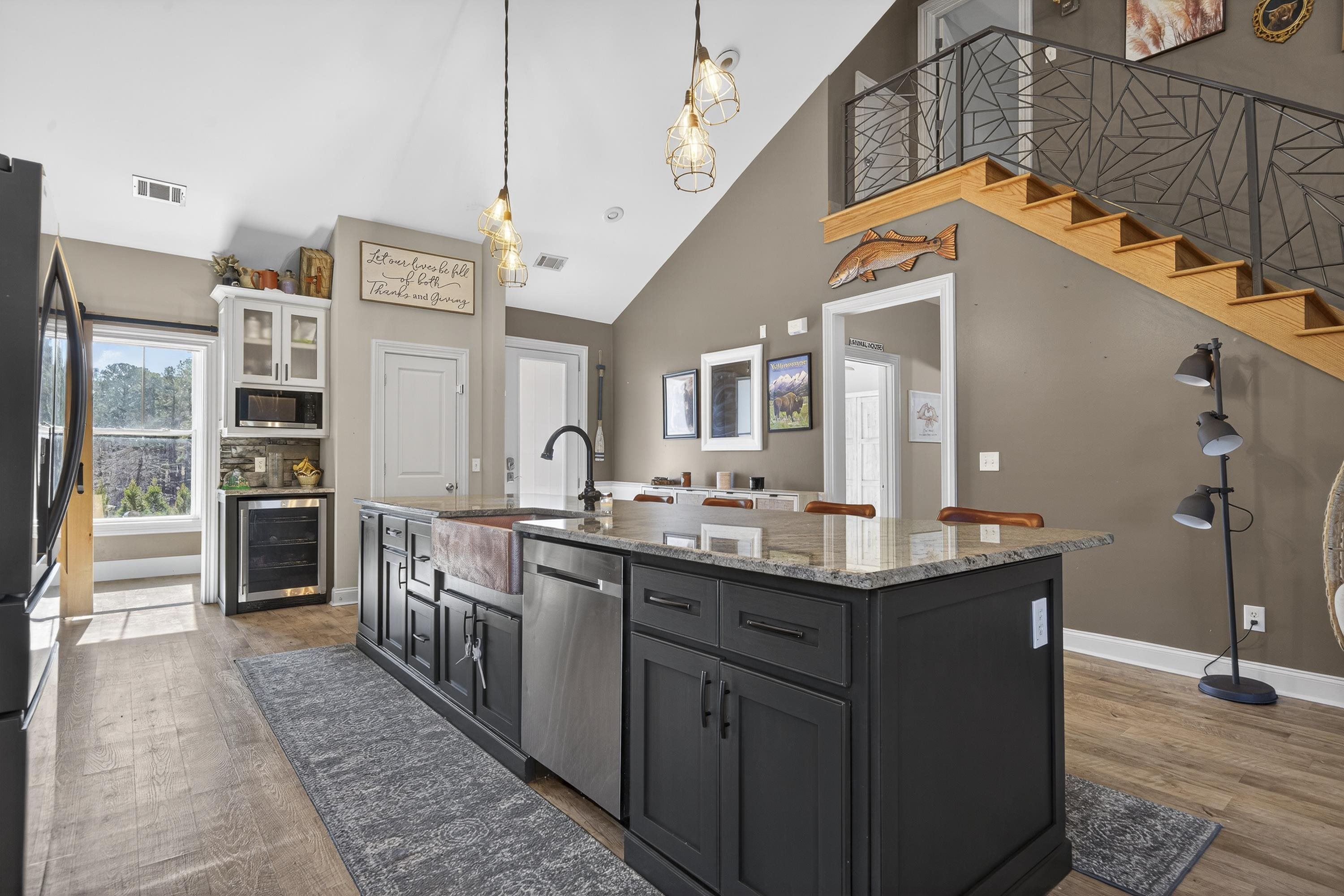 1030 MIRA VISTA COVE