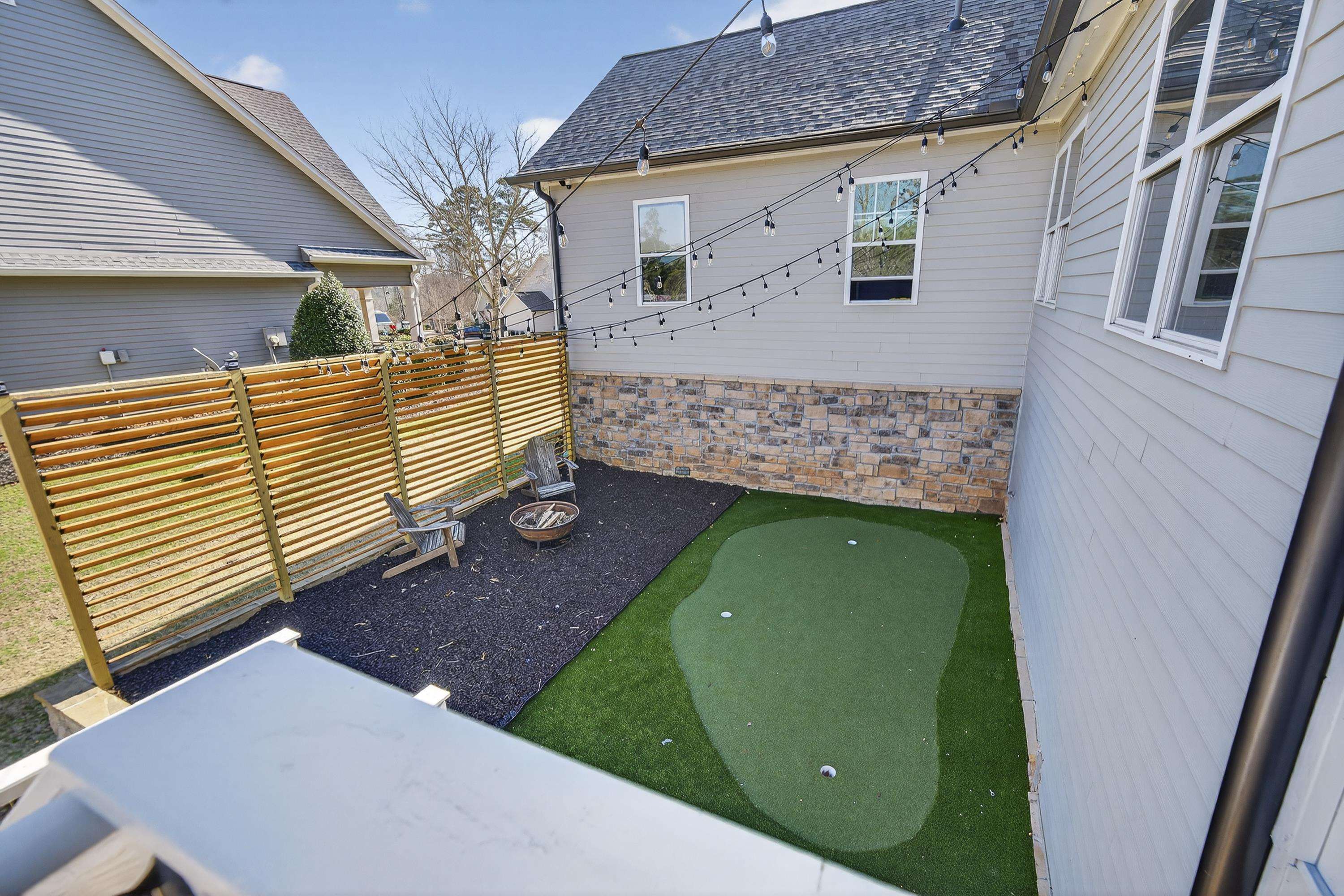 1030 MIRA VISTA COVE