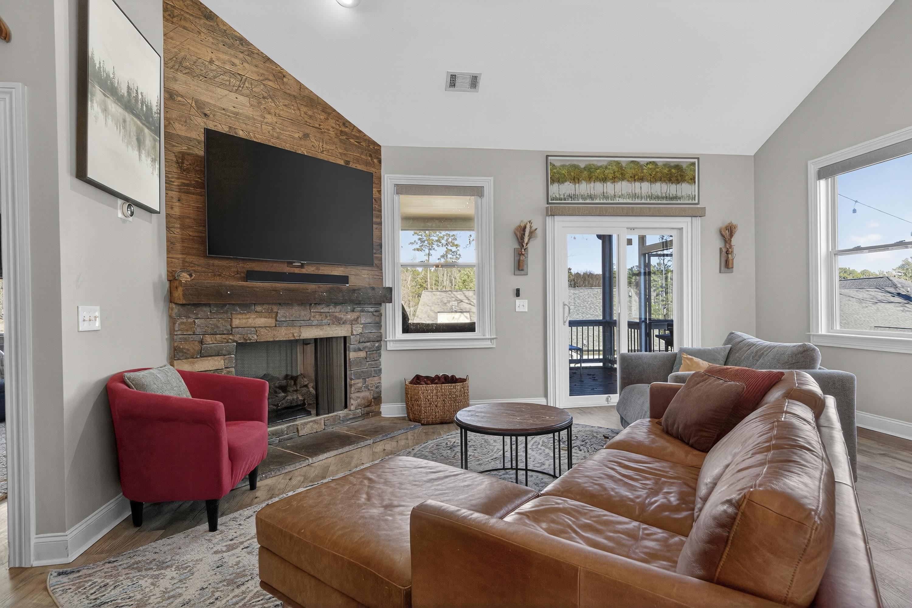 1030 MIRA VISTA COVE