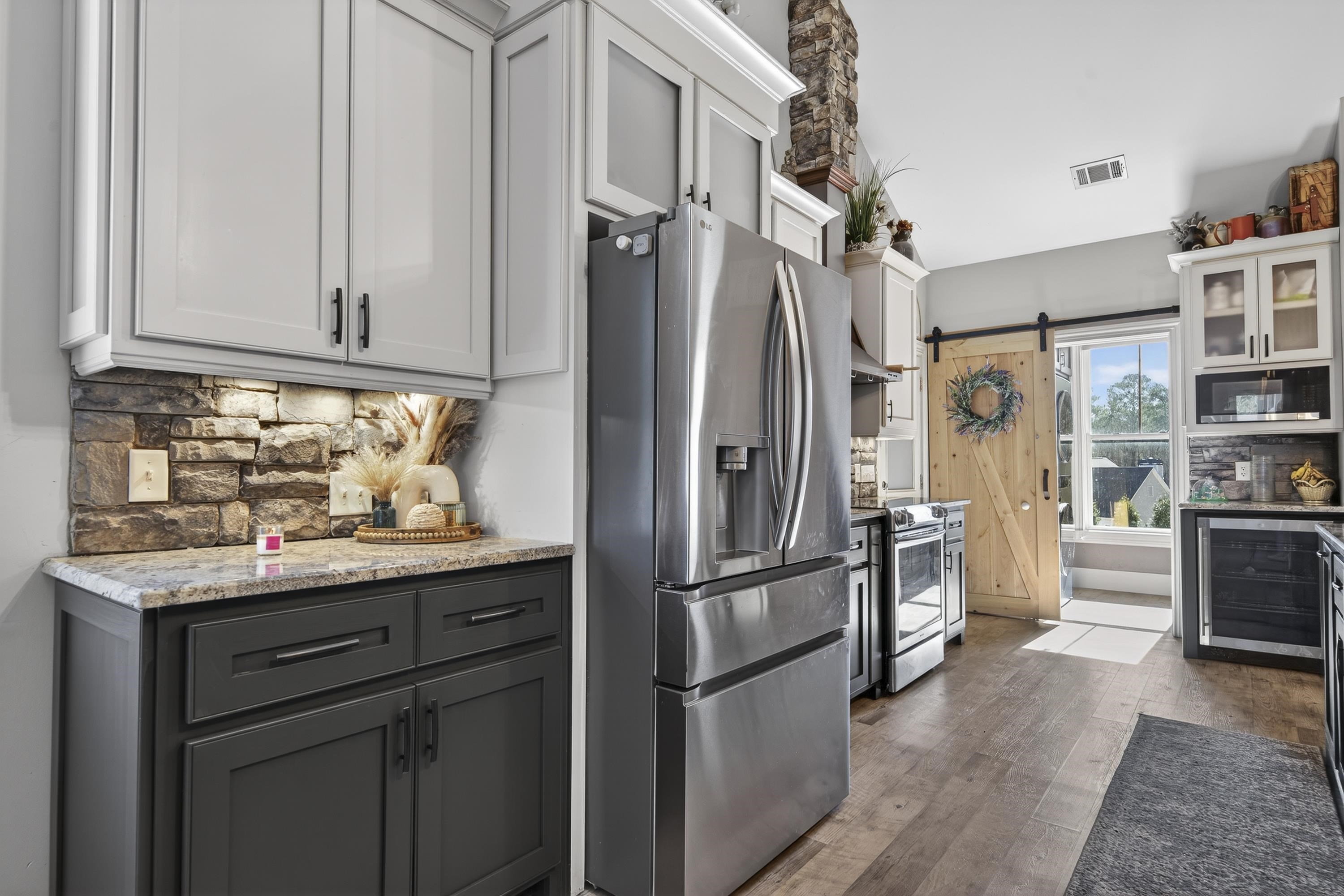 1030 MIRA VISTA COVE