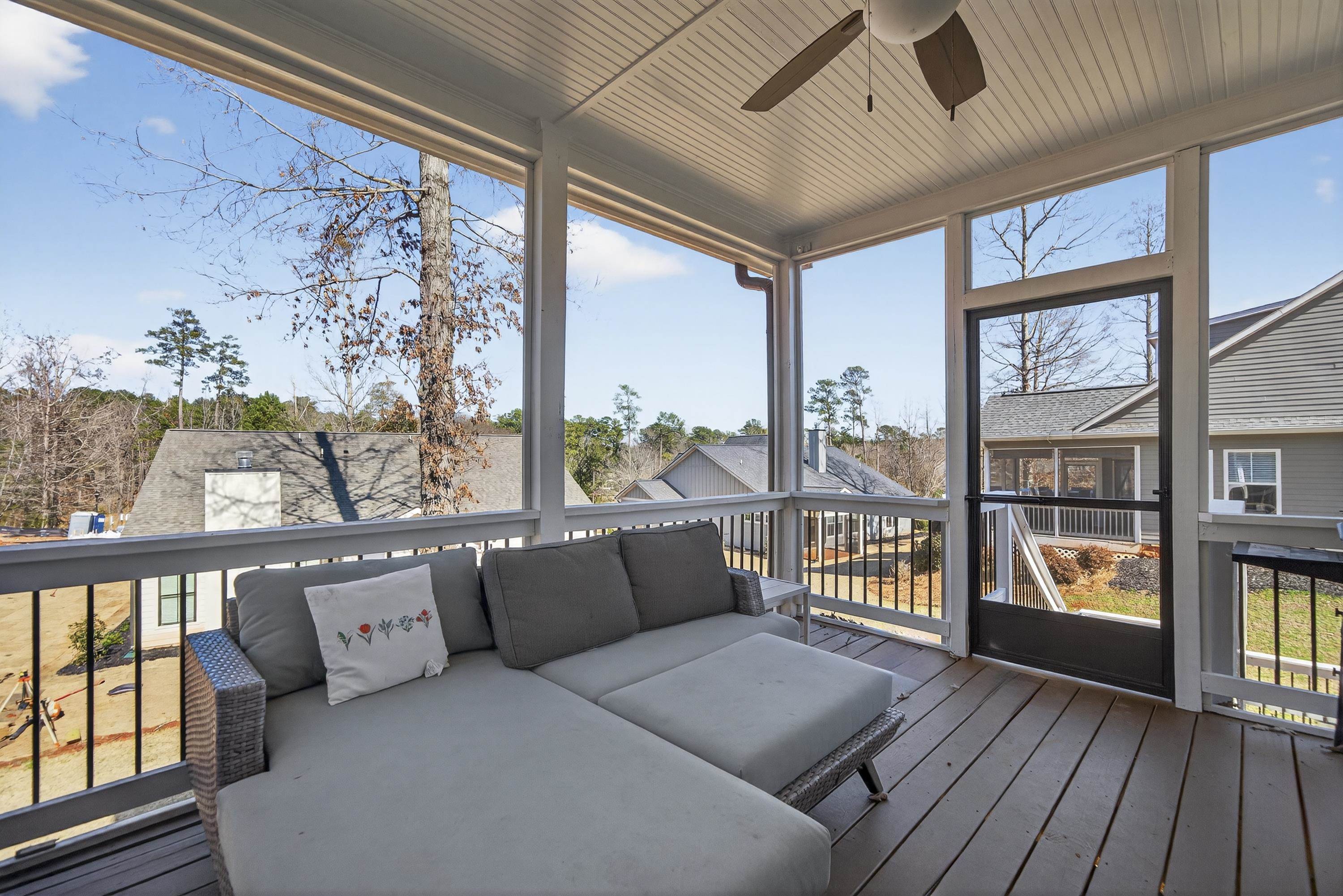 1030 MIRA VISTA COVE