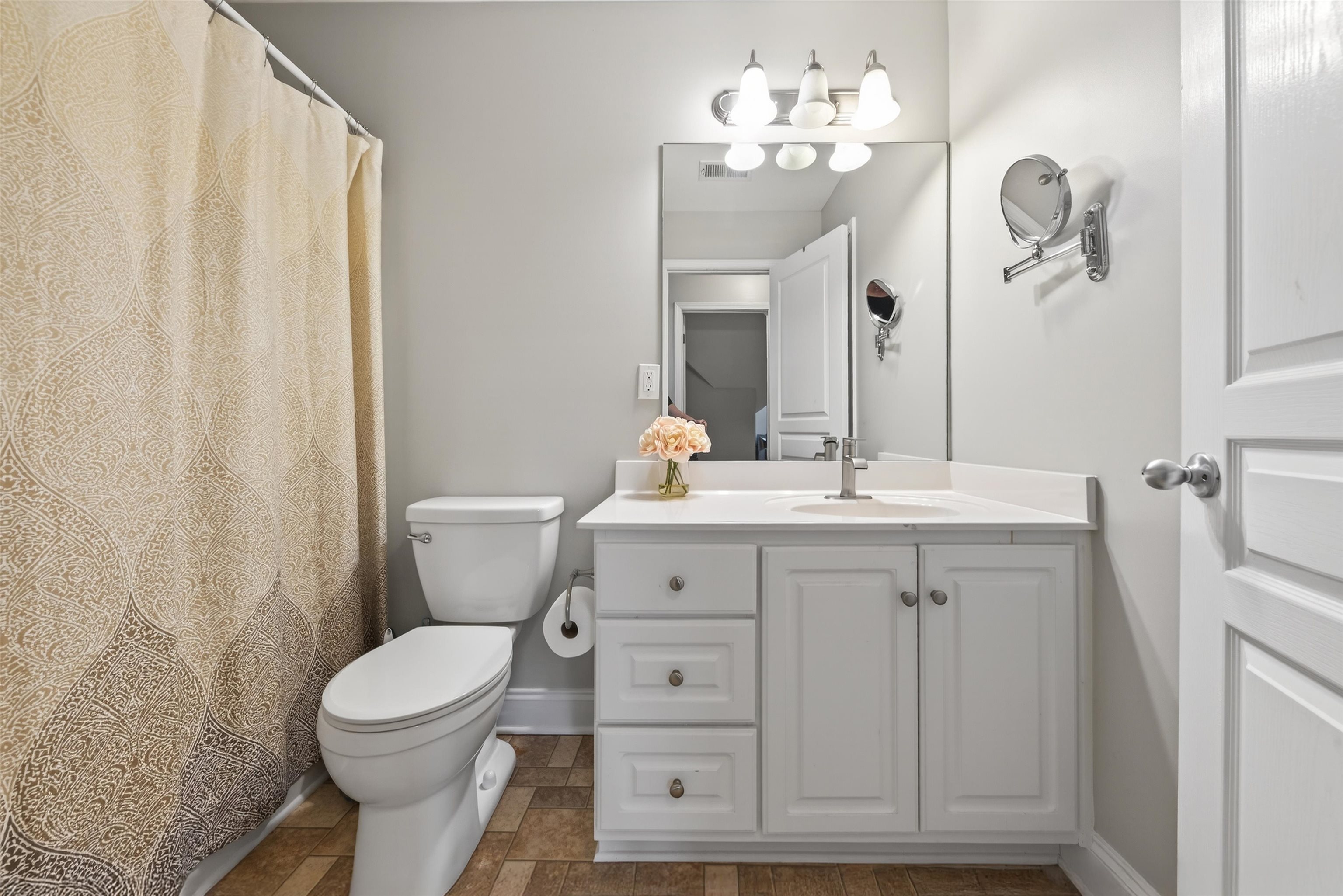 1111 WHISPERING LAKES DRIVE