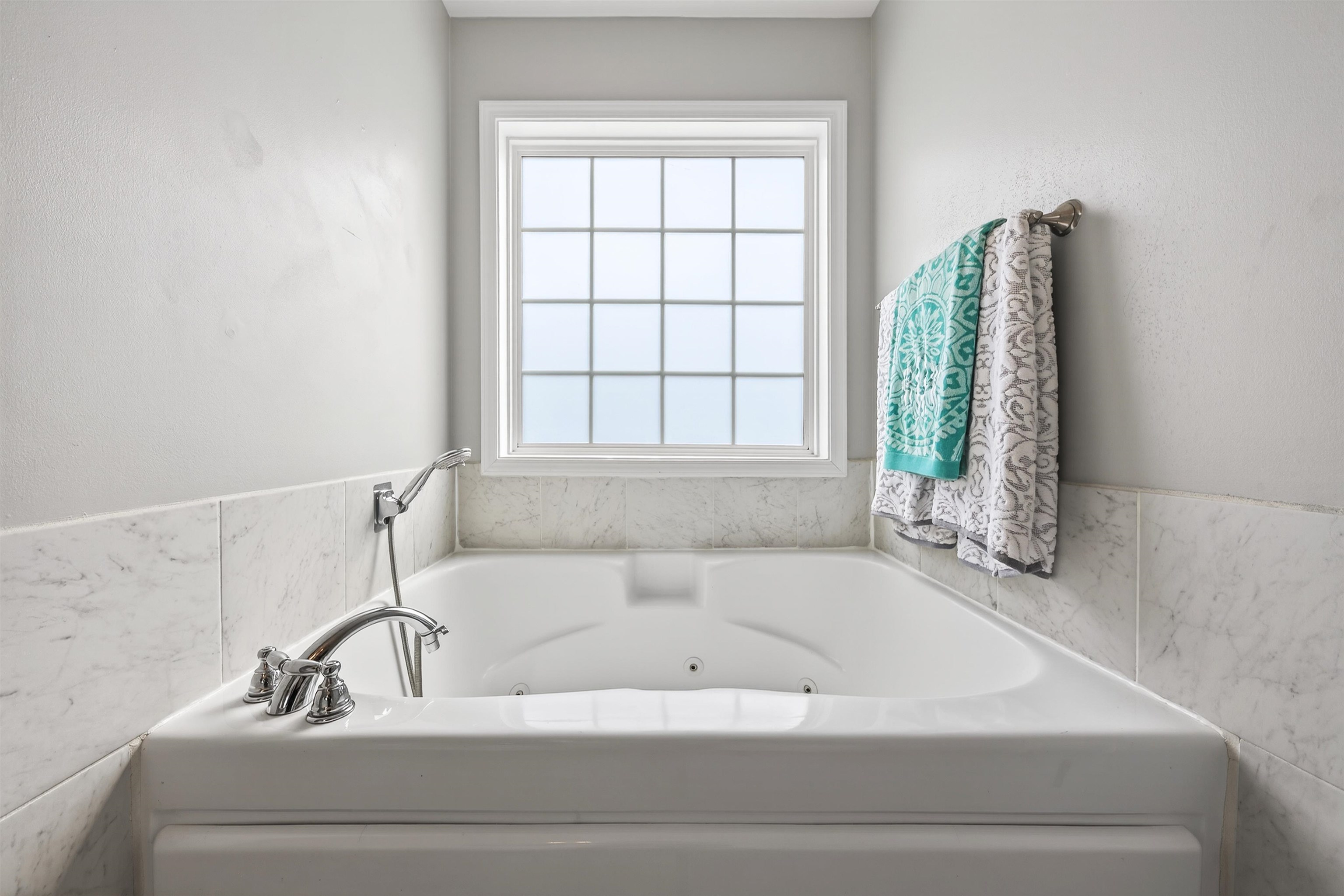 1111 WHISPERING LAKES DRIVE