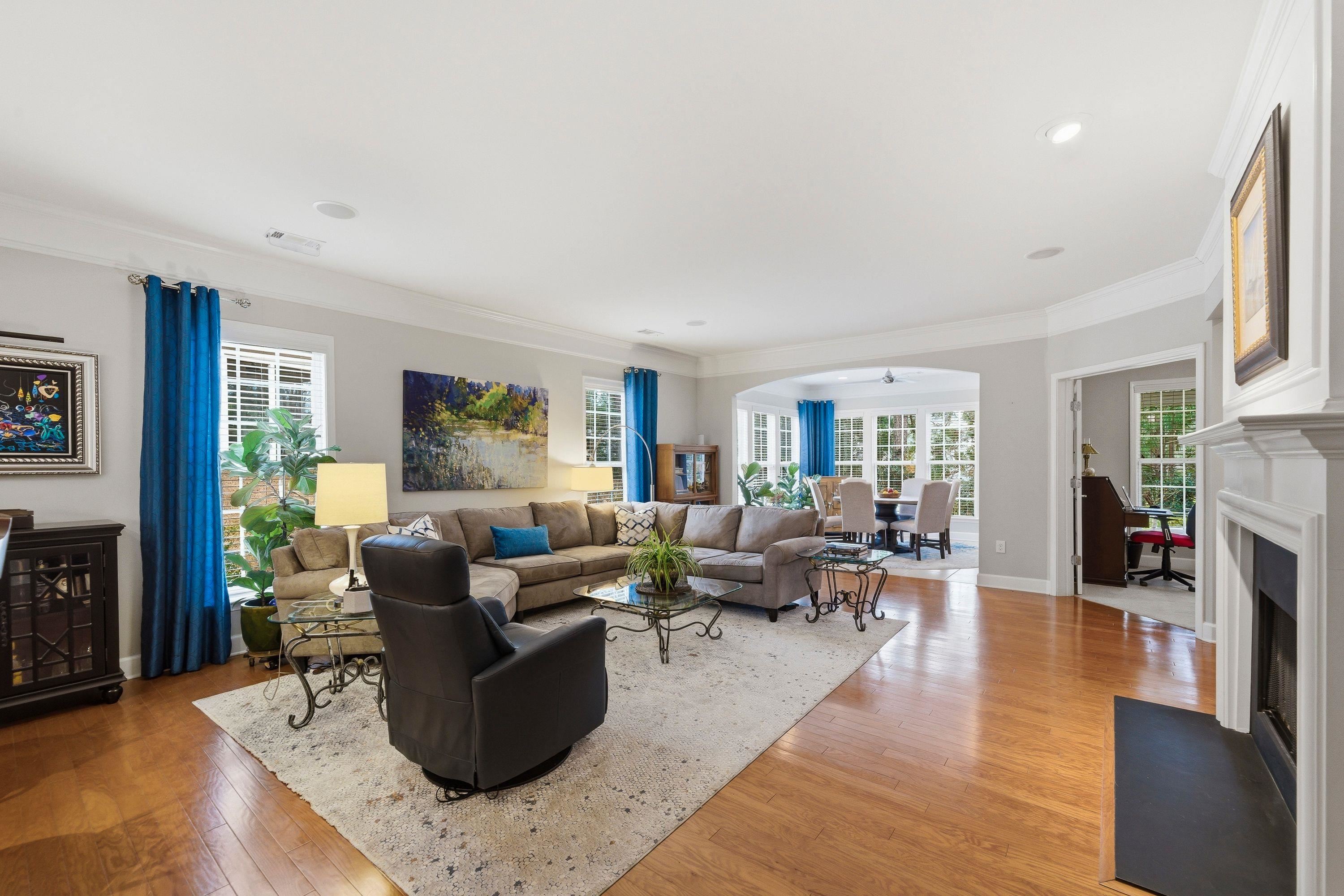 1011 CREEKWOOD PLACE