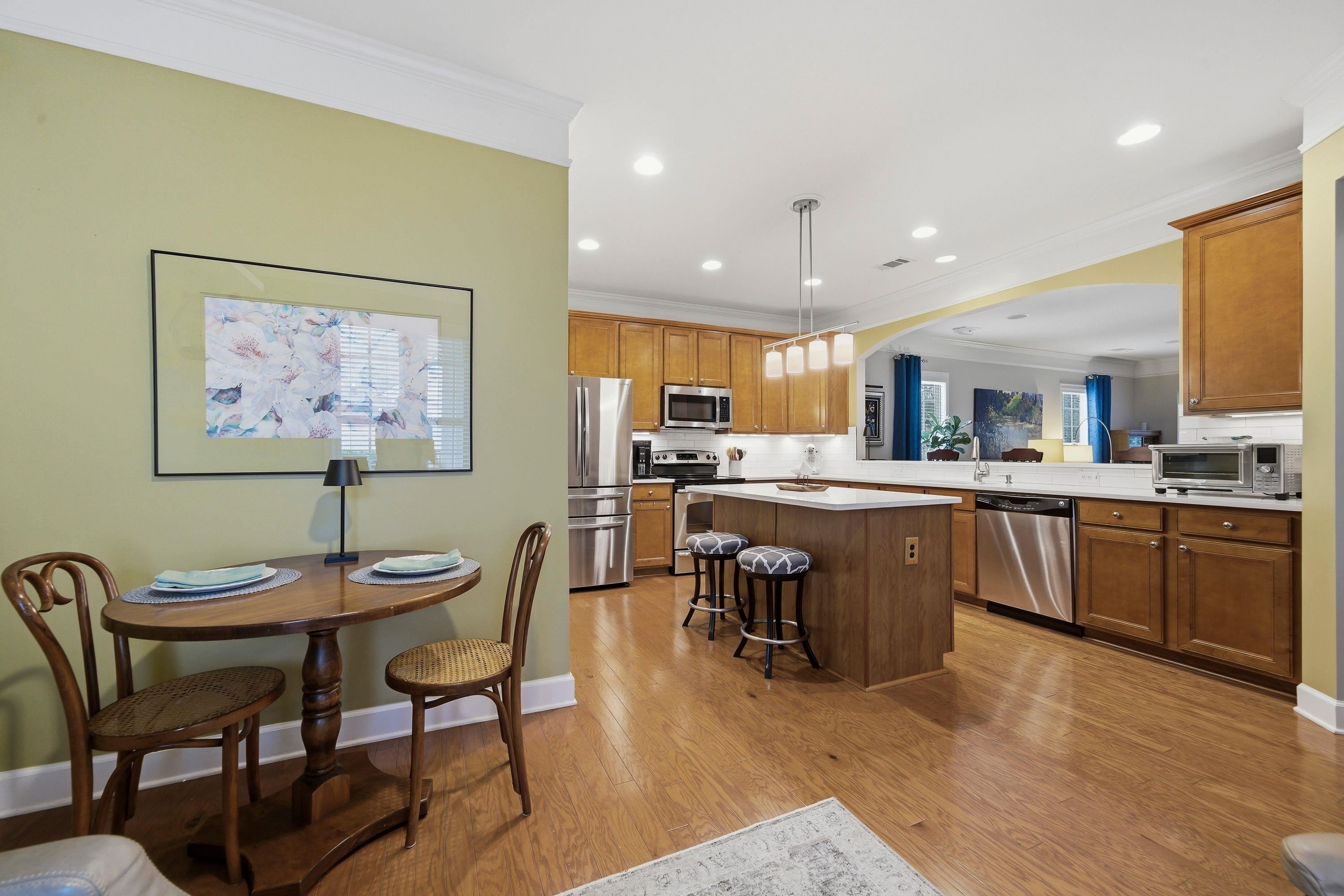 1011 CREEKWOOD PLACE