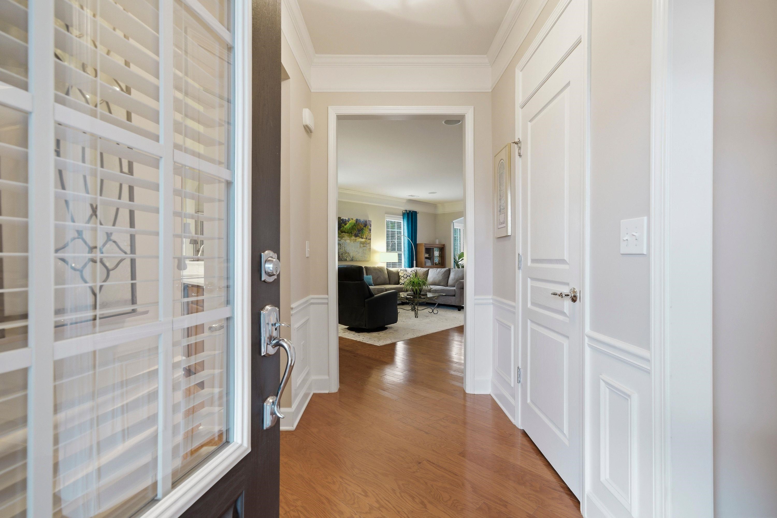 1011 CREEKWOOD PLACE