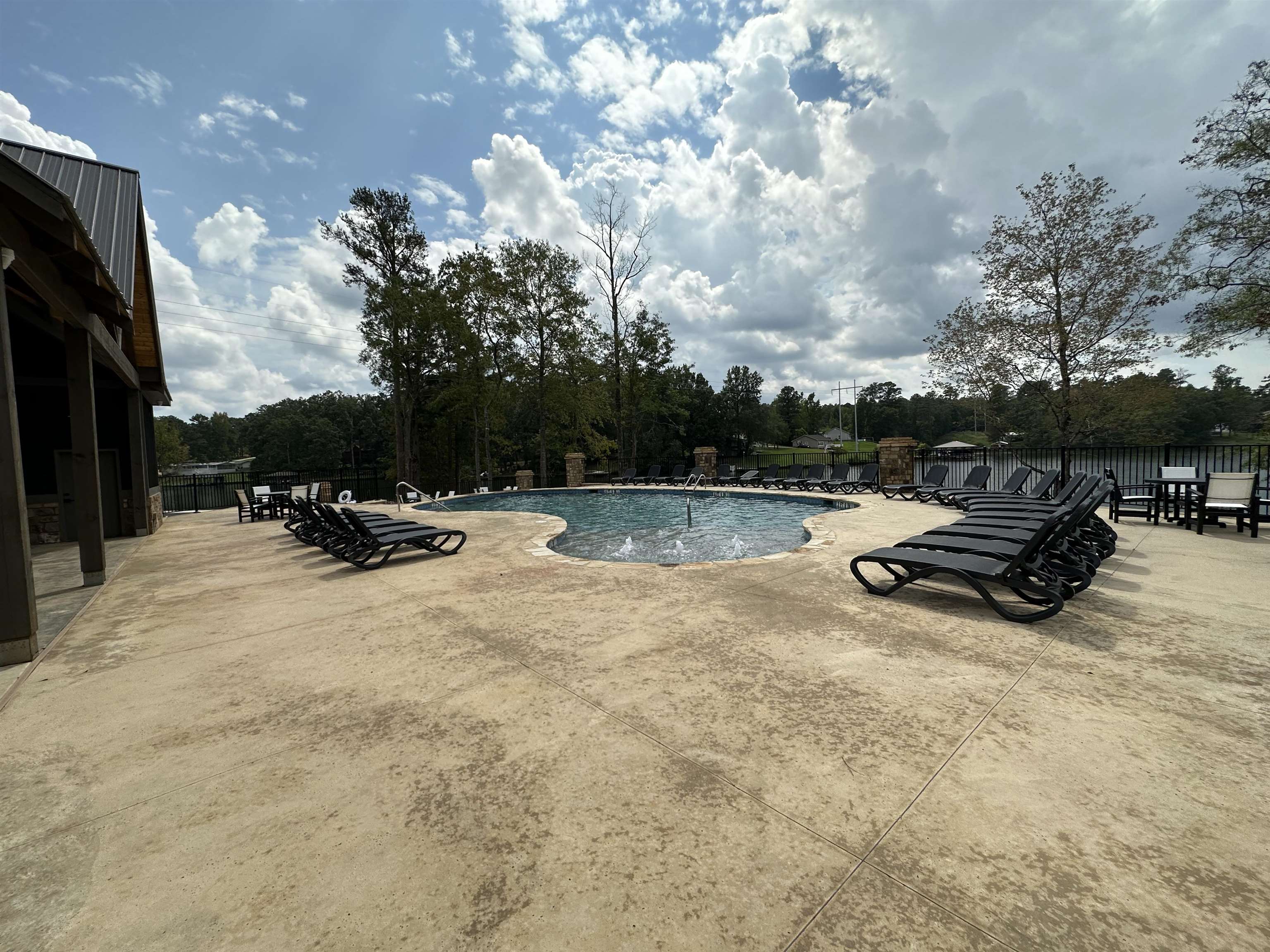 401 WHITE OAK COVE # 61