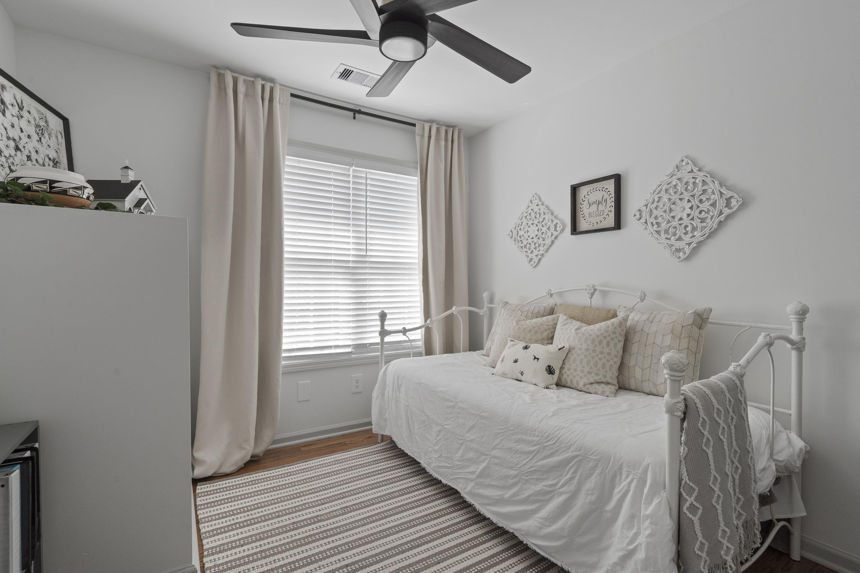 301 PORT LAZ LANE