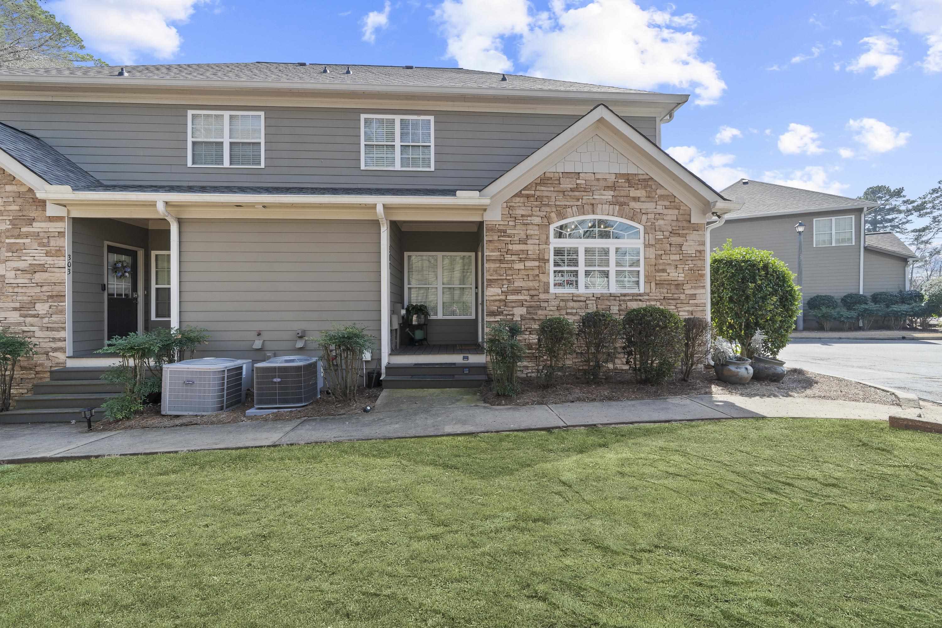 301 PORT LAZ LANE