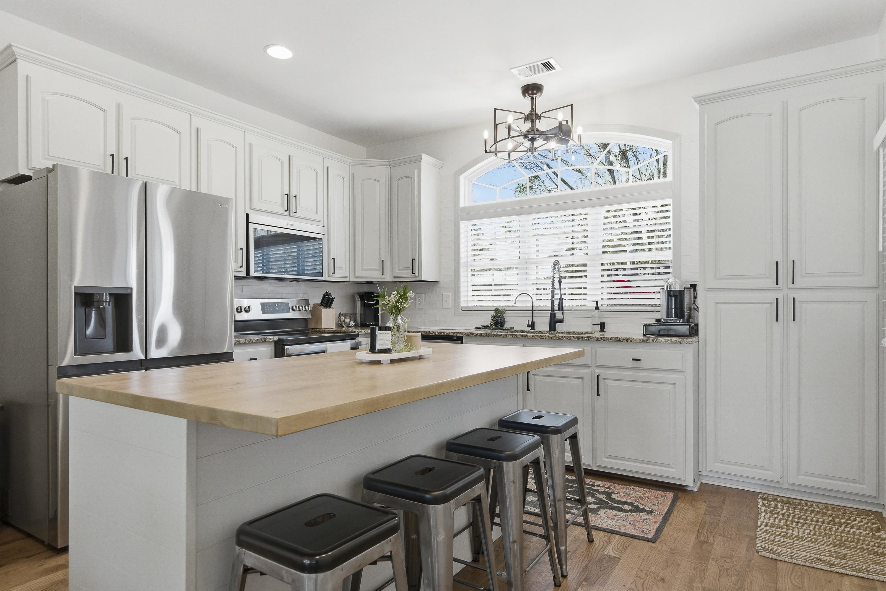301 PORT LAZ LANE