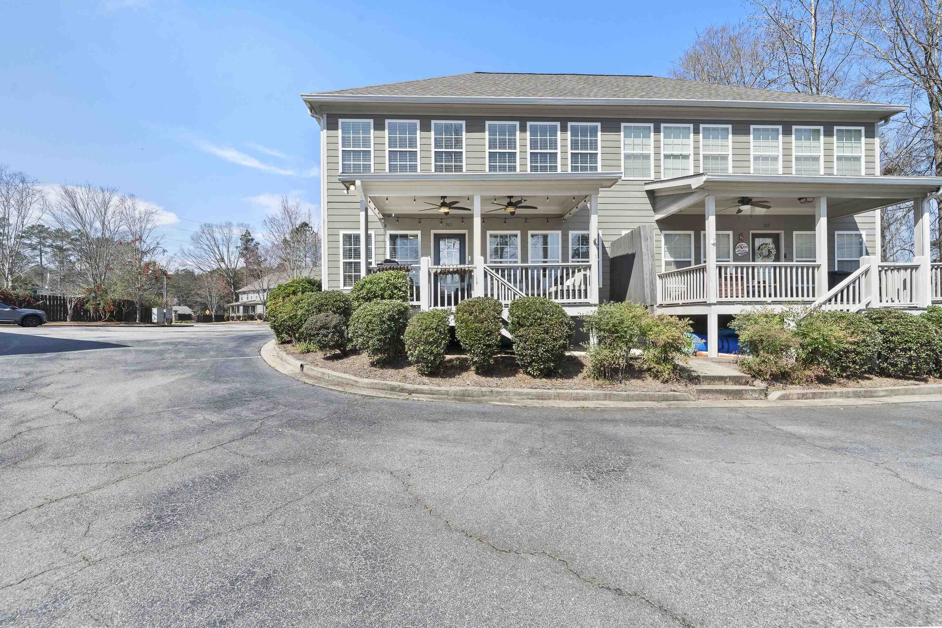 301 PORT LAZ LANE