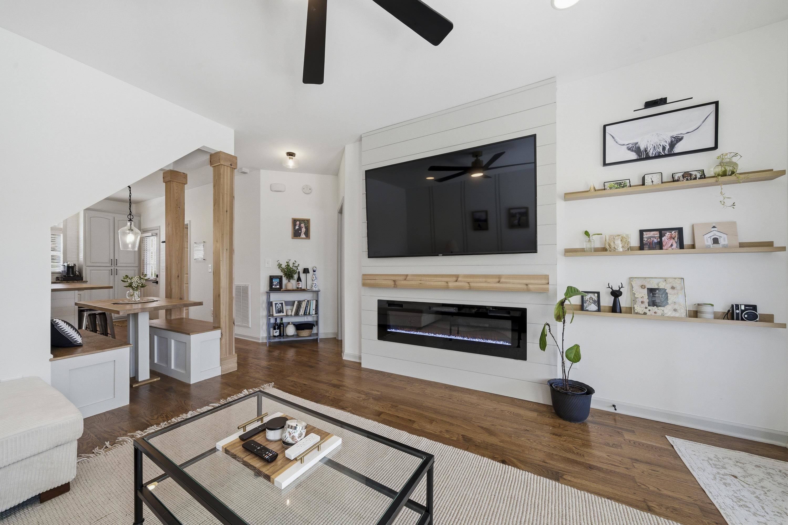301 PORT LAZ LANE