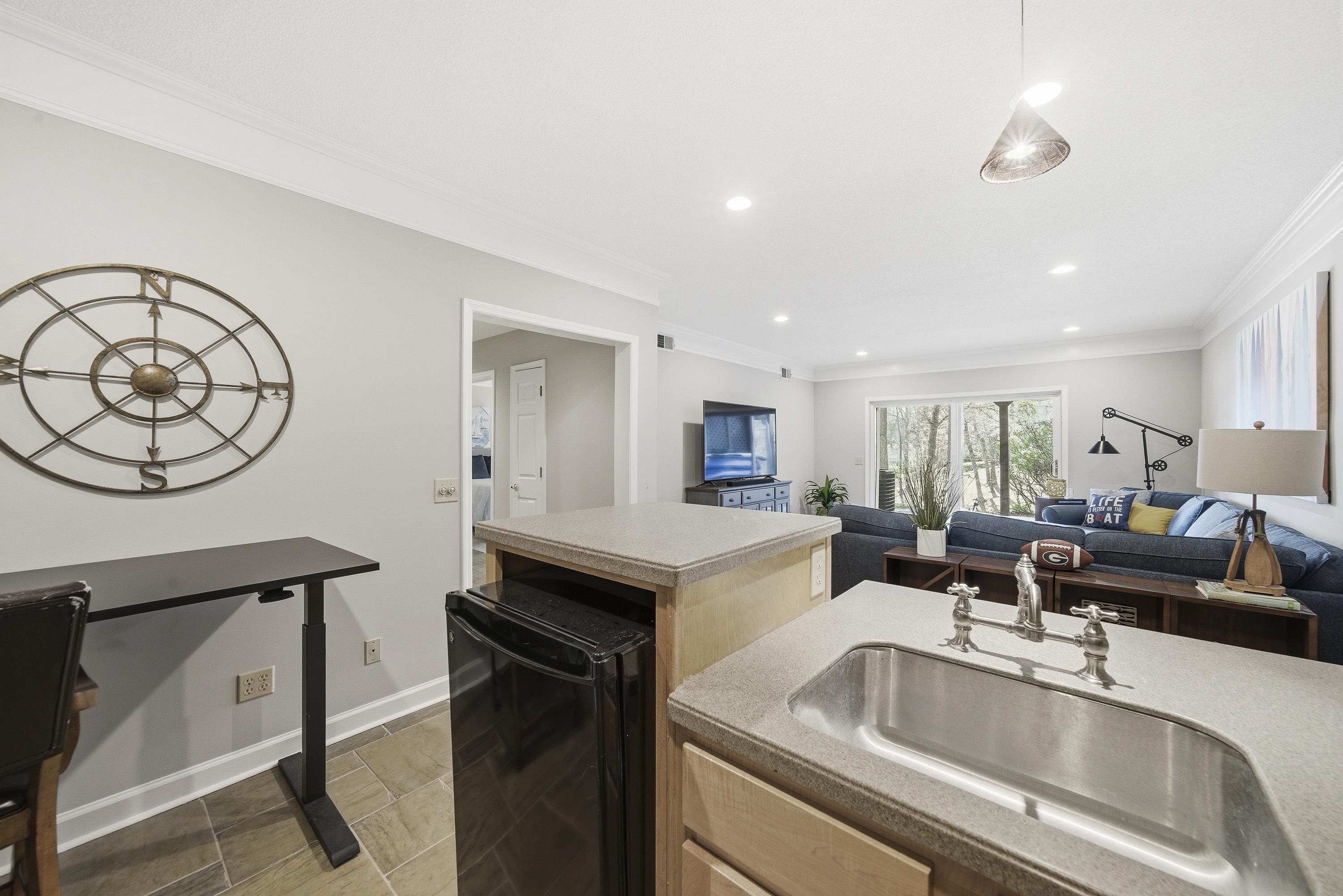 1073 WHARFSIDE COURT