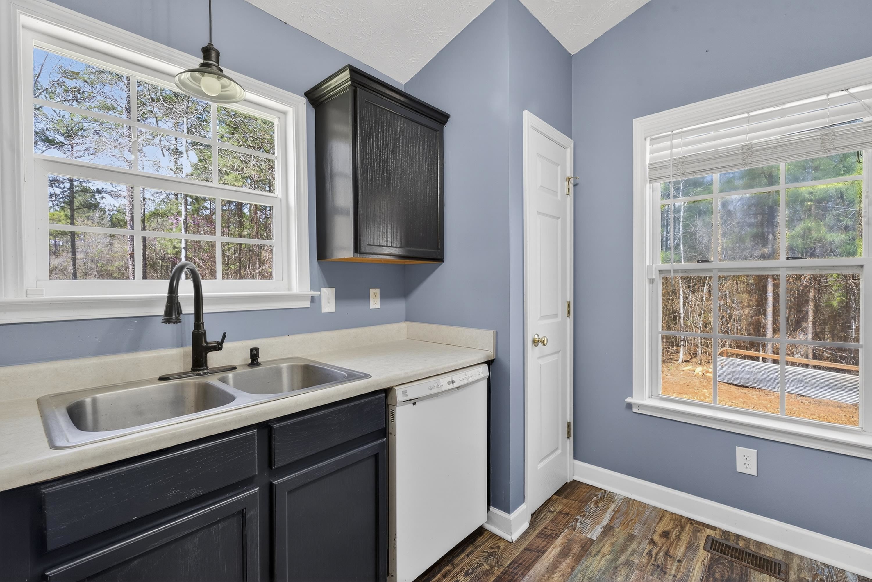 180 ANCHOR POINT DRIVE