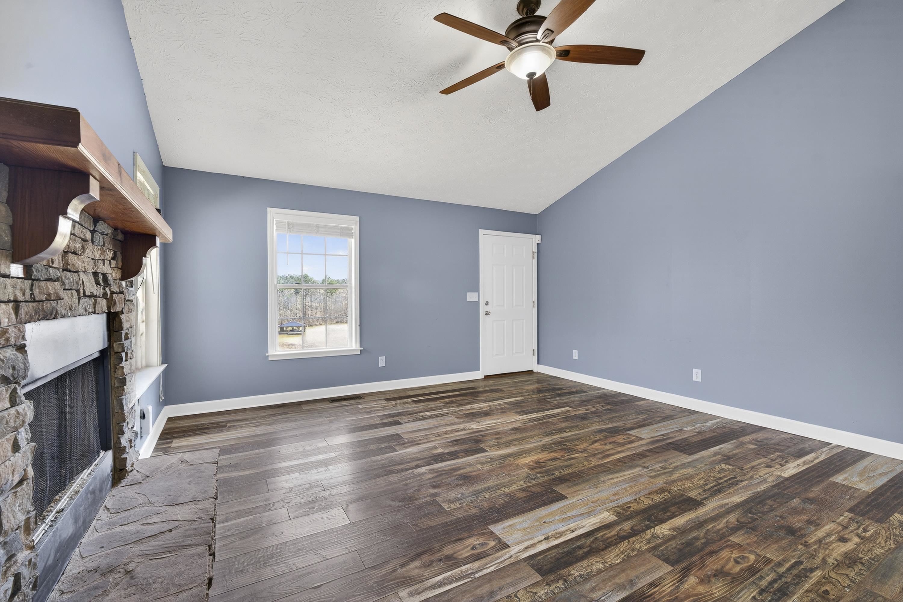 180 ANCHOR POINT DRIVE