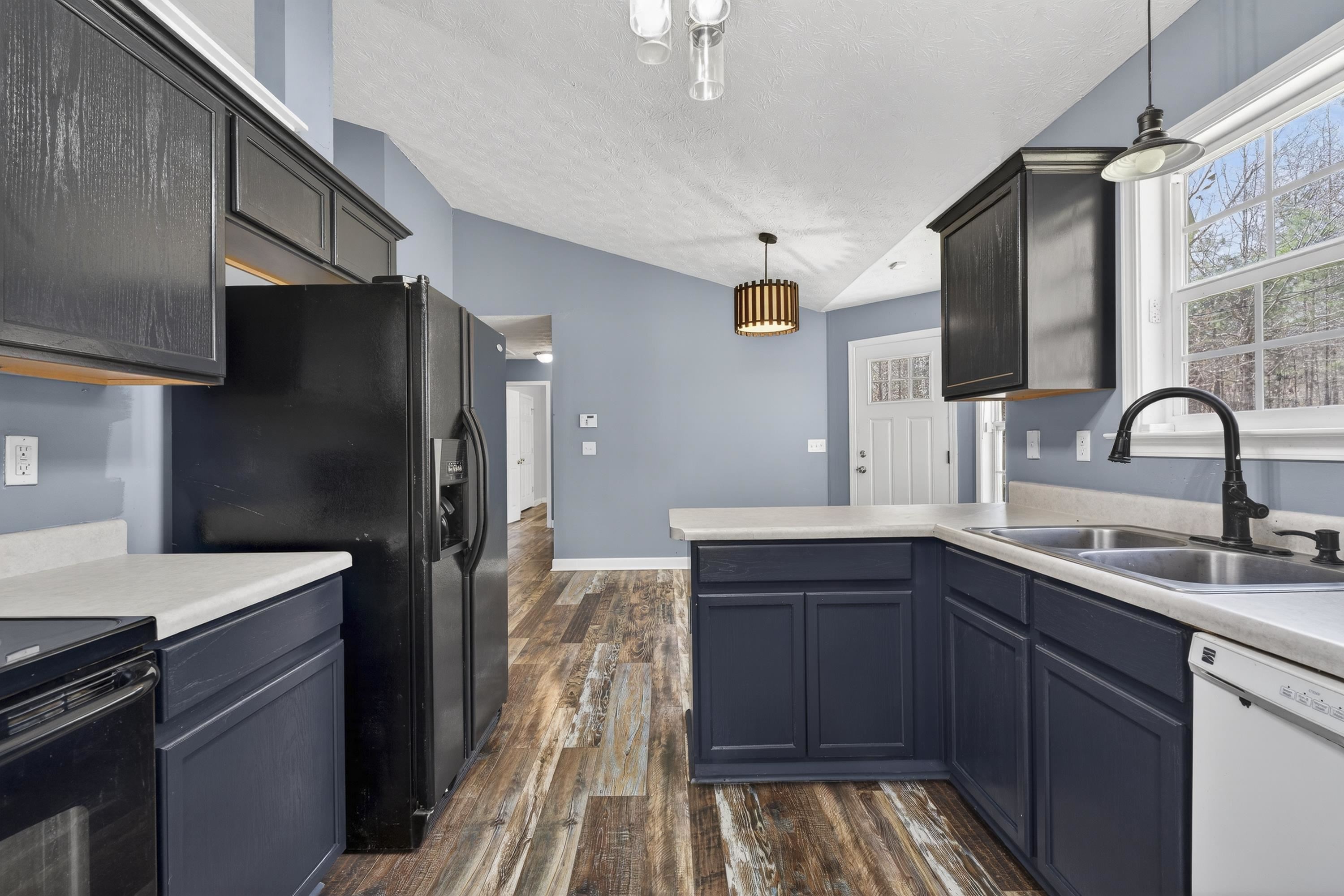 180 ANCHOR POINT DRIVE