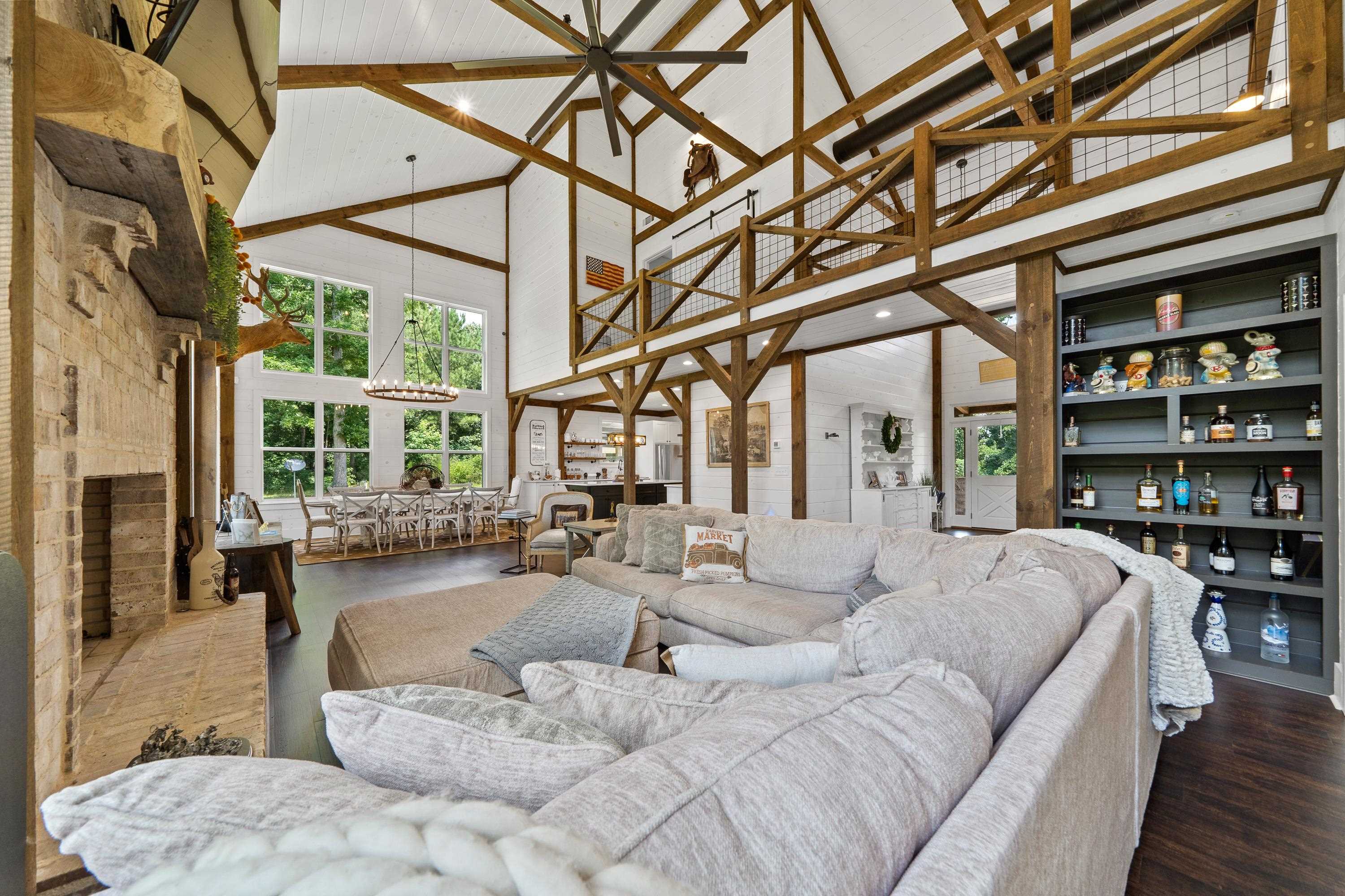 5880 MADISON HIGHWAY