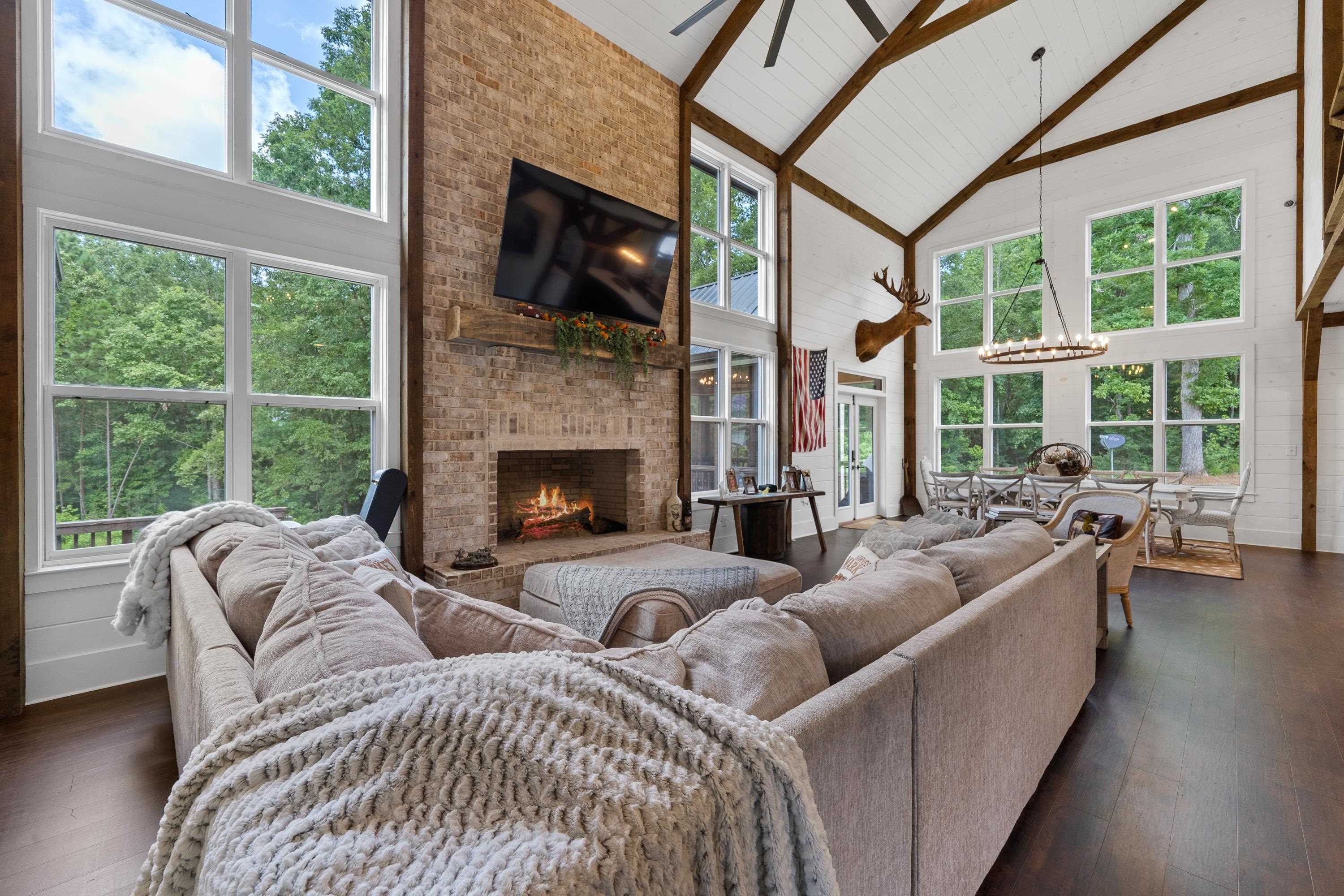 5880 MADISON HIGHWAY