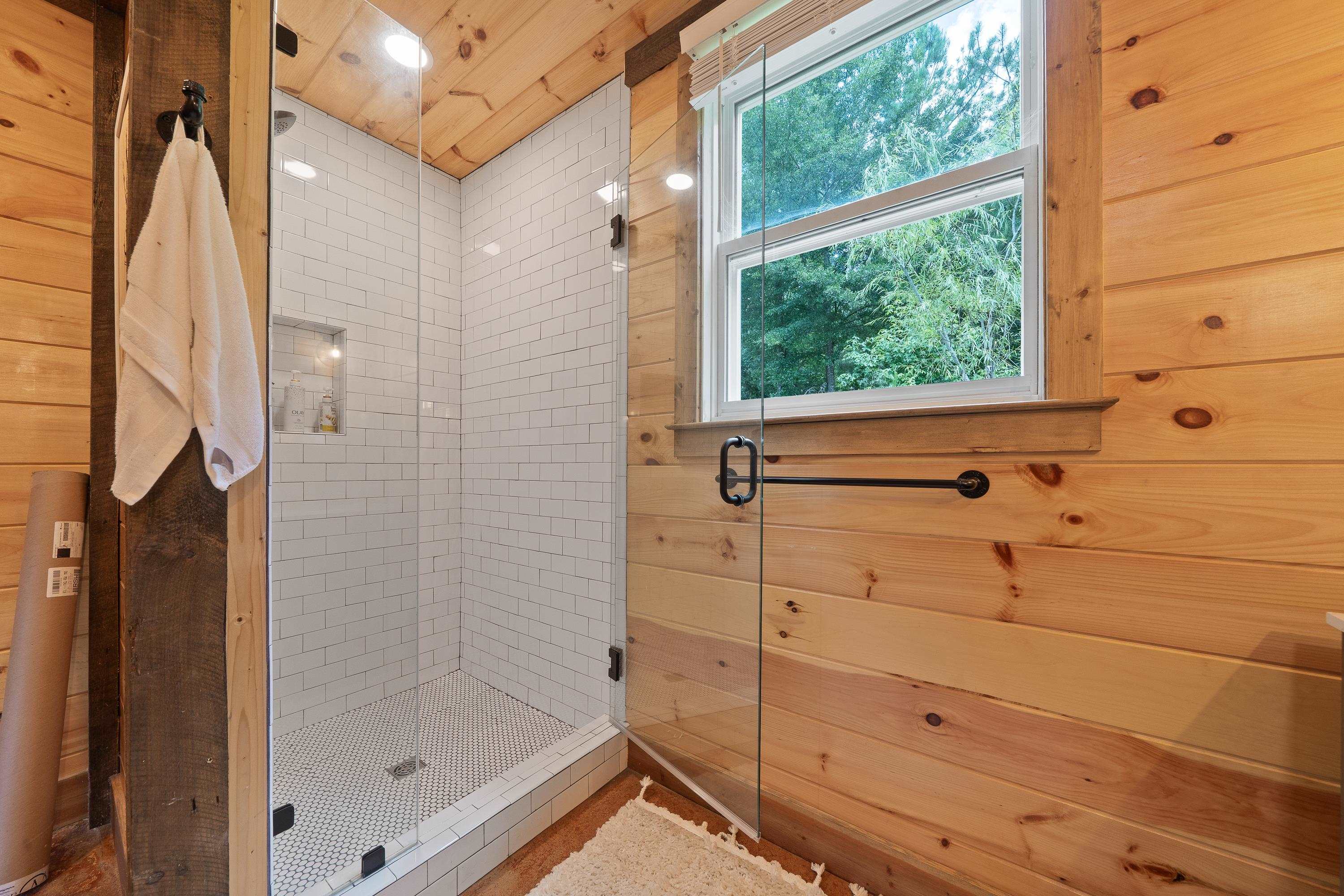 5880 MADISON HIGHWAY