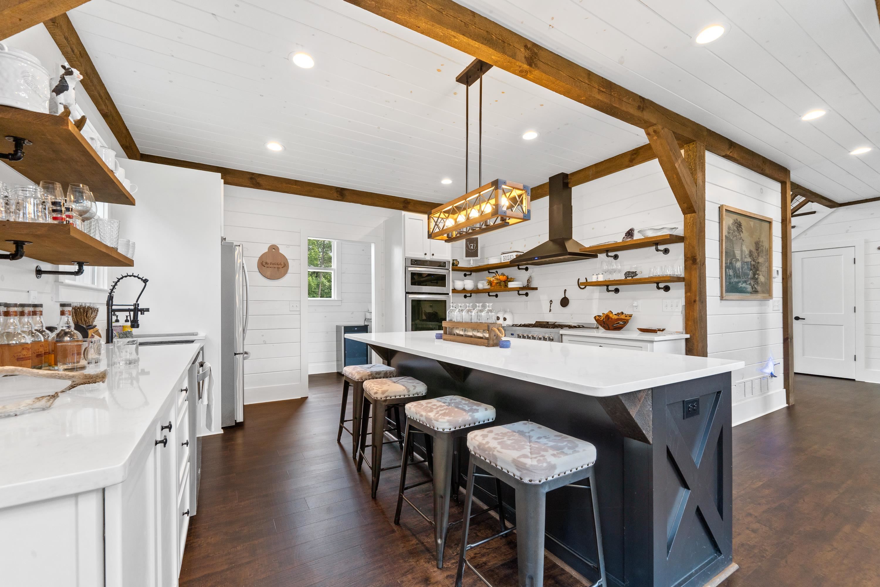 5880 MADISON HIGHWAY