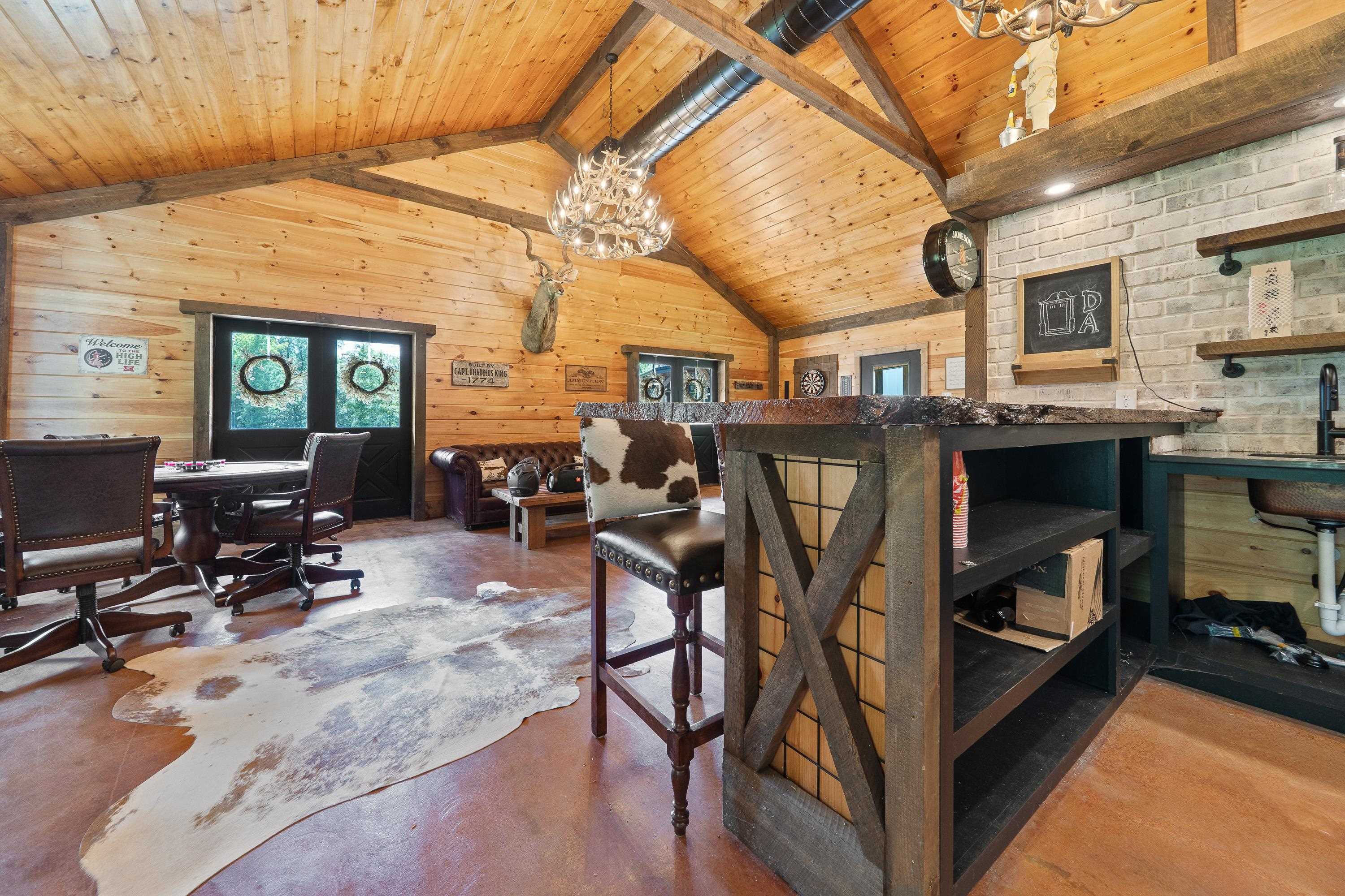 5880 MADISON HIGHWAY