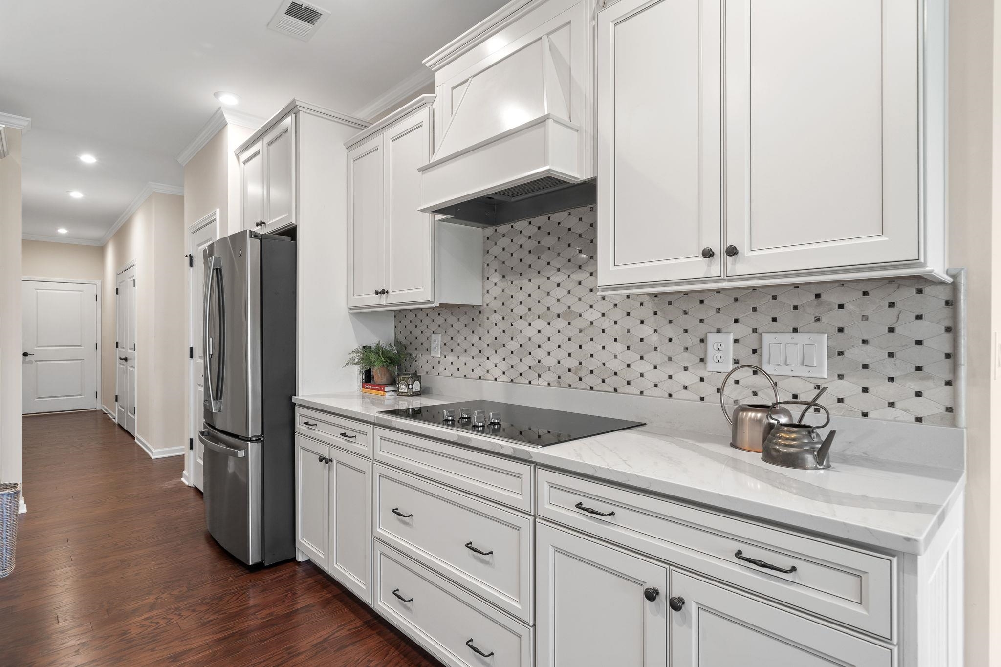 1011 DELMARINA STREET