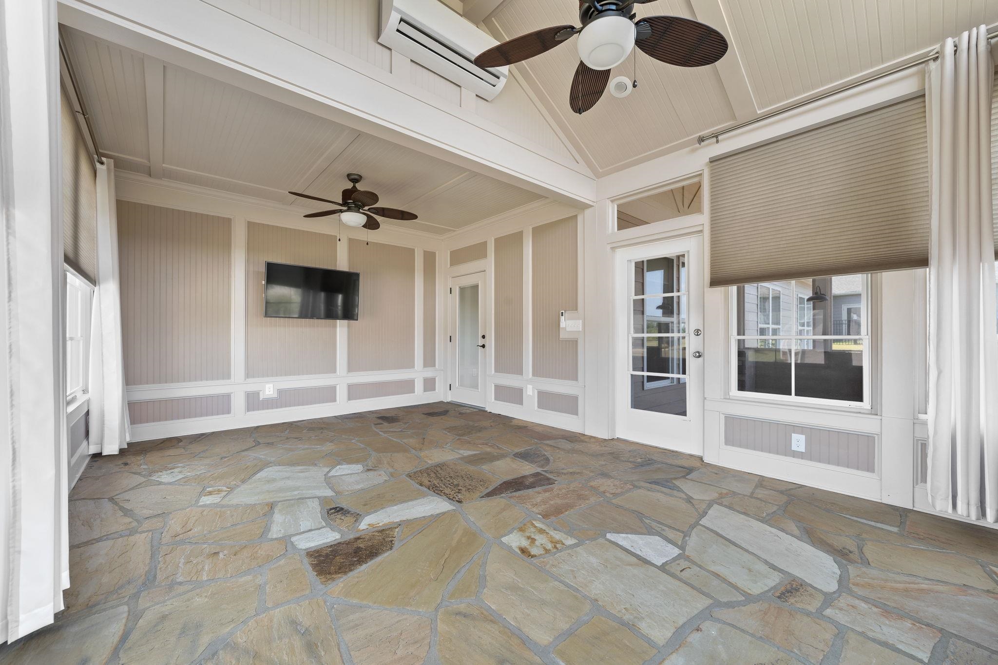 1011 DELMARINA STREET