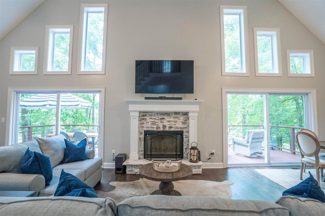 188 W RIVER BEND DRIVE