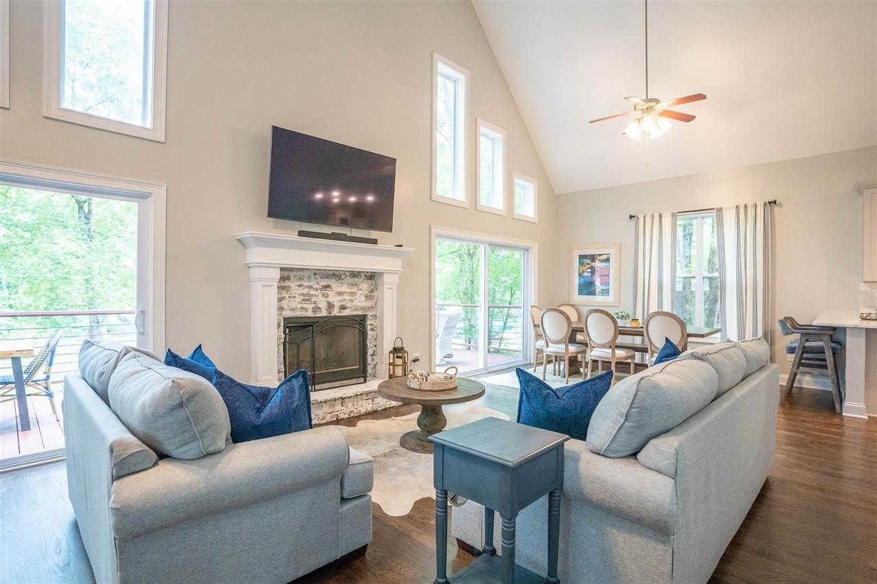 188 W RIVER BEND DRIVE
