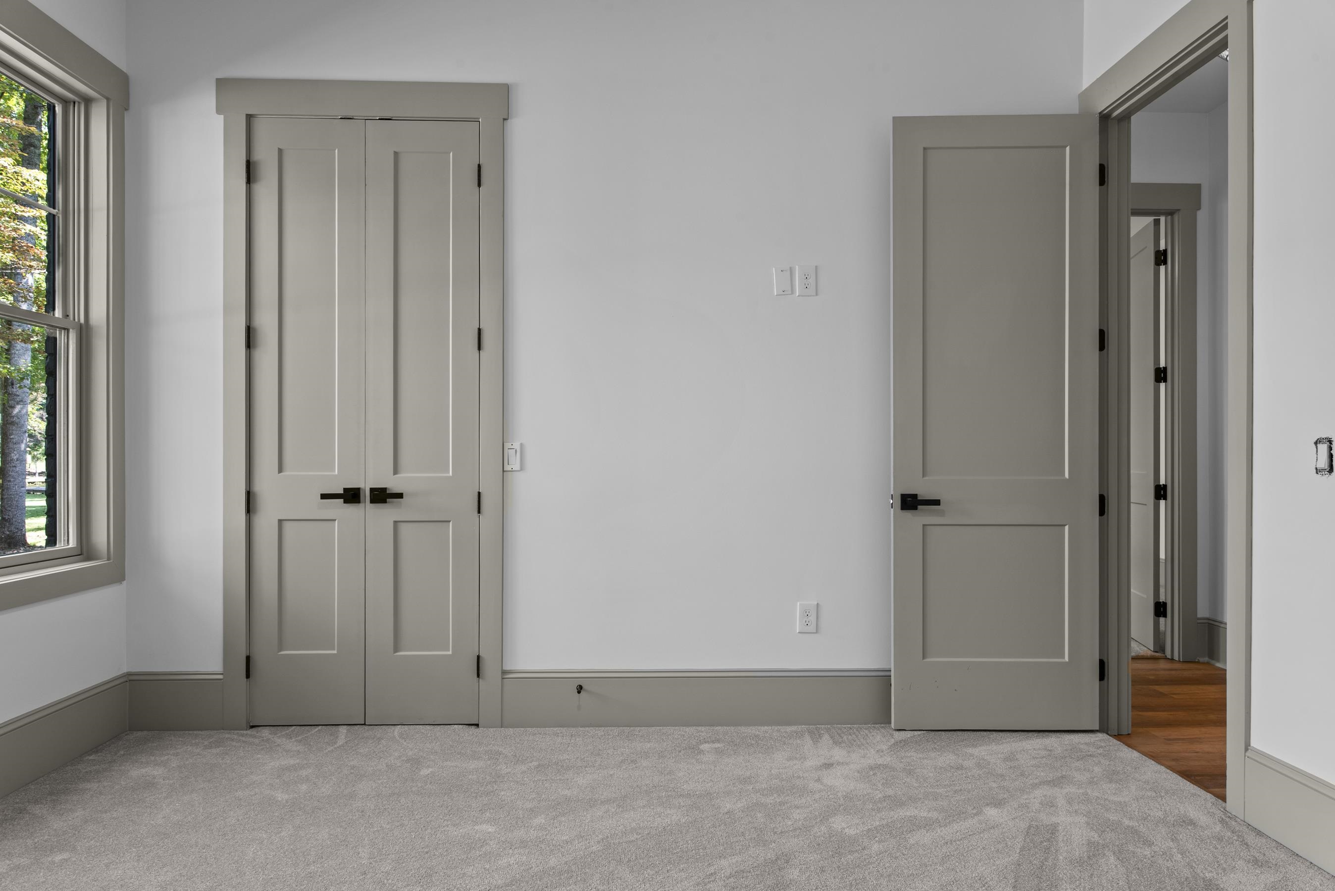 1281 SNUG HARBOR DRIVE