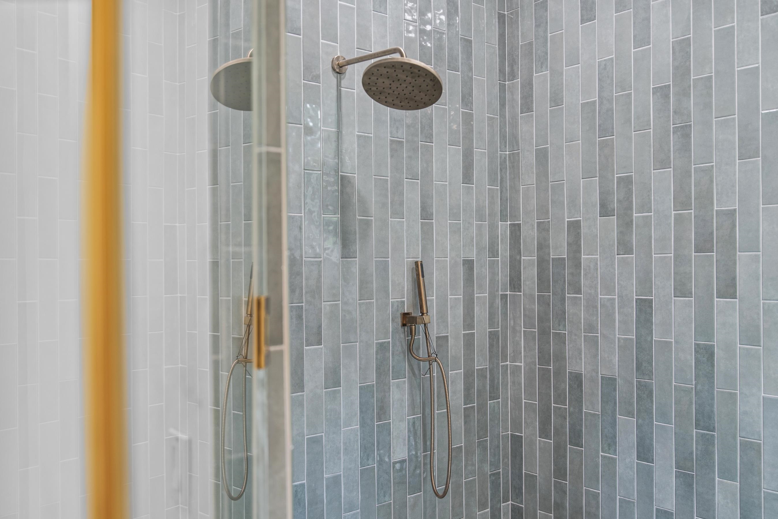 1281 SNUG HARBOR DRIVE